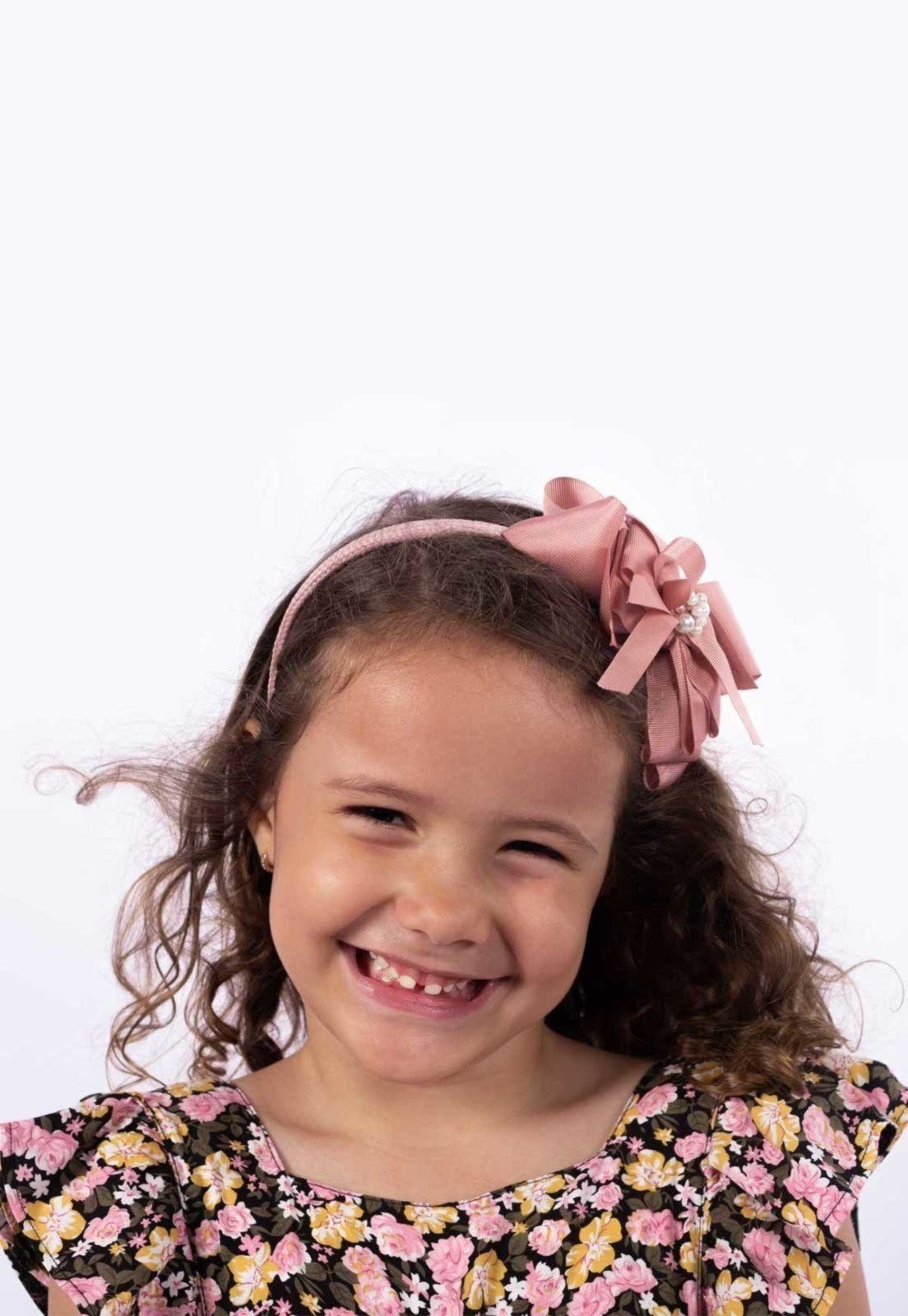 Vista 3 Infantil - Tiara Popidi Menina Laço nude Pópidí nude