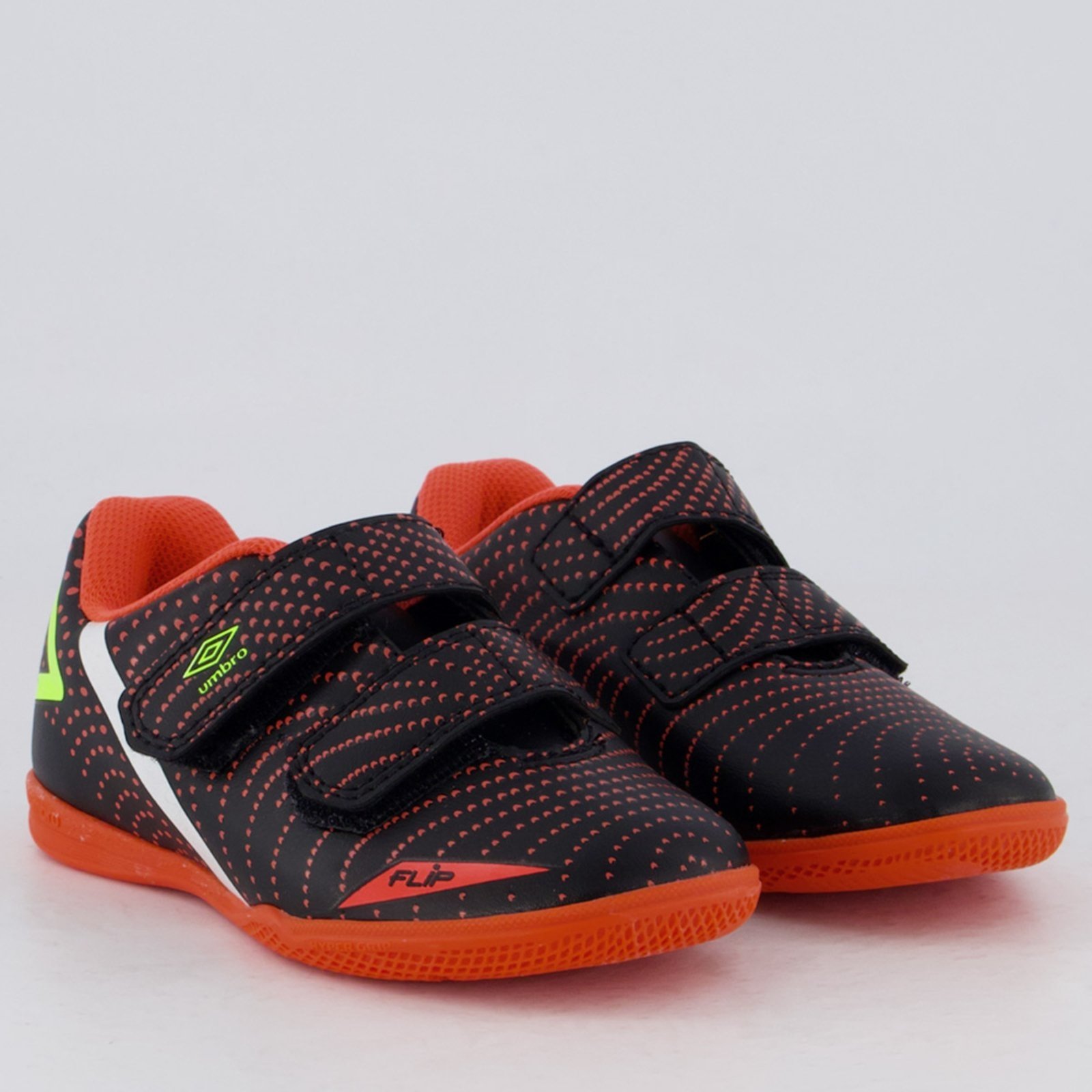 Vista 3 Chuteira Umbro Flip Futsal Preta e Laranja preto Umbro preto
