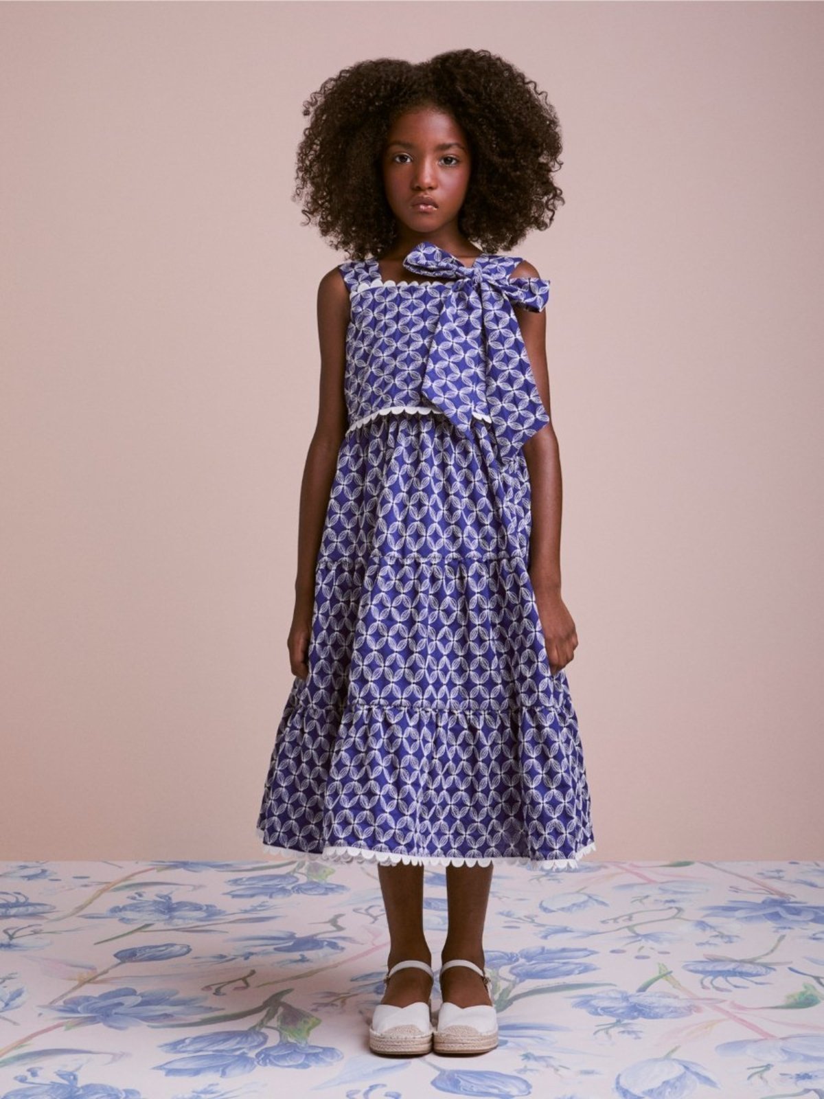 Infantil - Vestido com Bordado e Renda