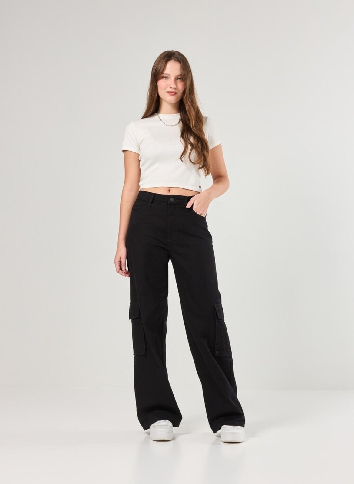 Calça Wide Leg Sarja Preta Cargo