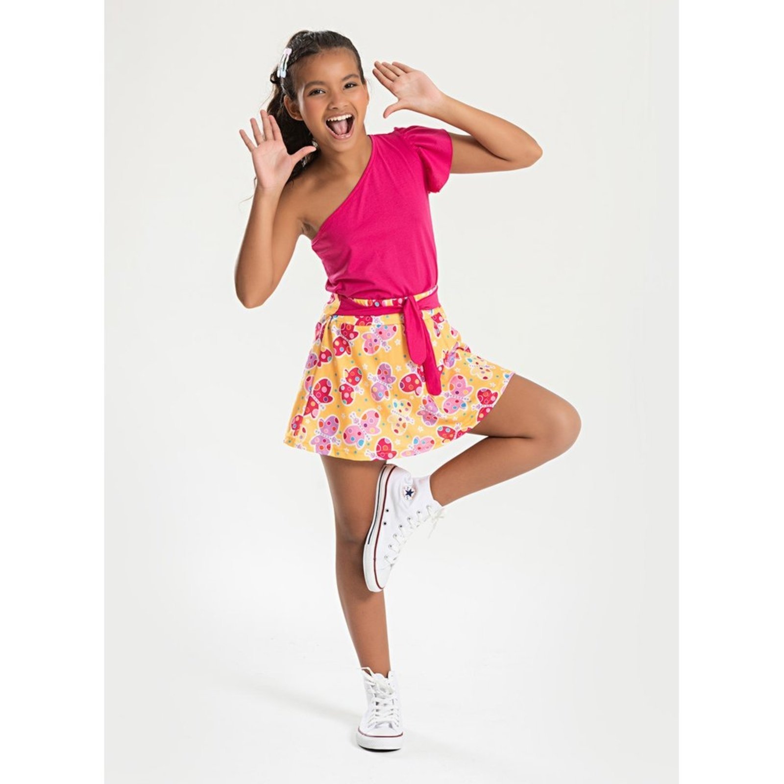 Infantil – Conjunto Verão Menina Pink Cropped um Ombro Só e Shorts Saia com Faixa Borboletas
