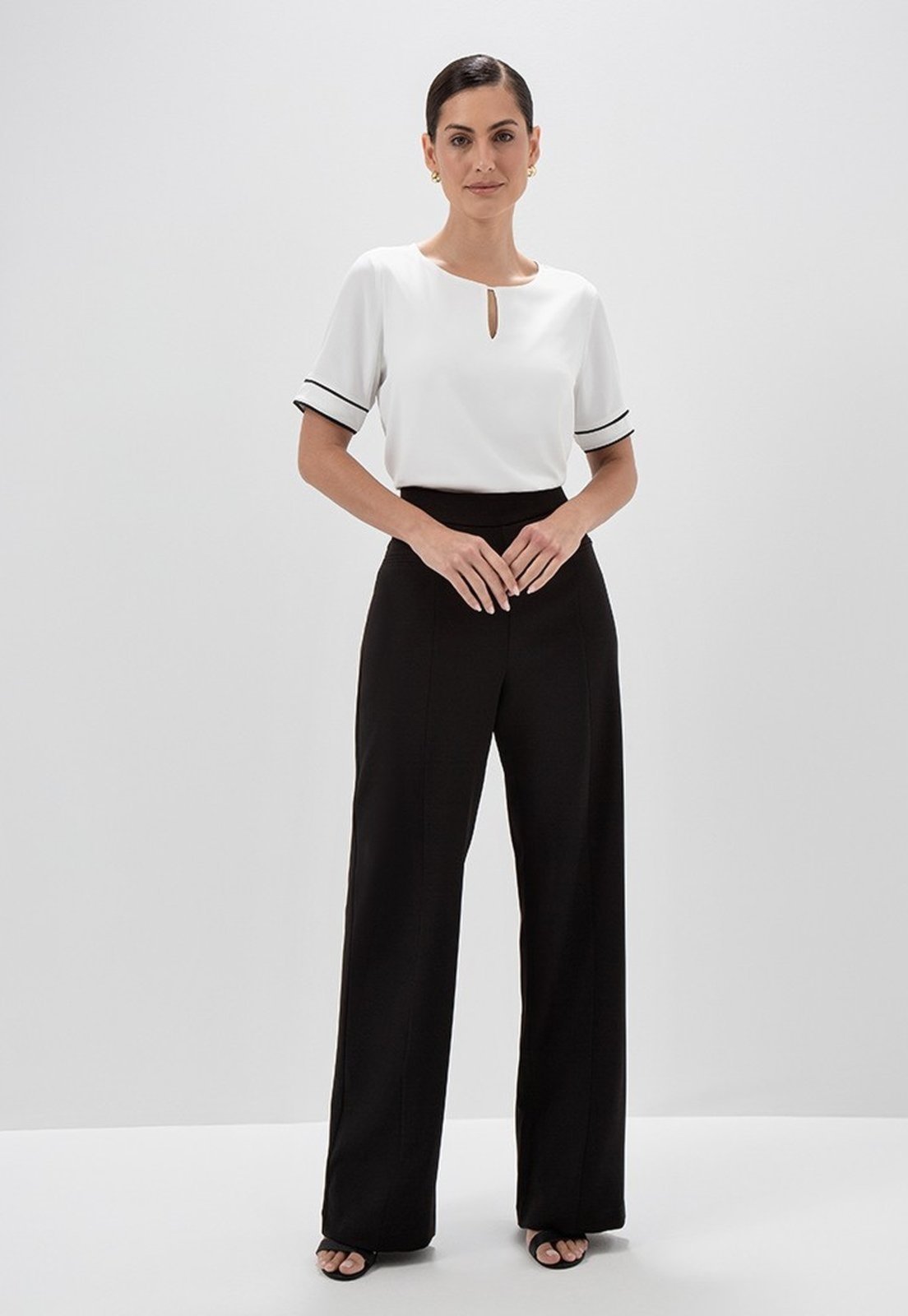 Calça Wide Leg de Alfaiataria Preta Rosita