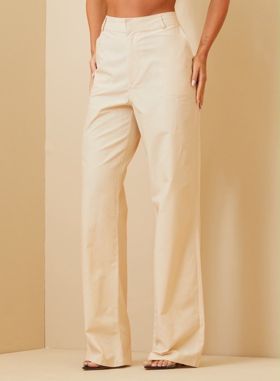 Calça Alfaiataria Reta Feminina Triton Bege Gipsy