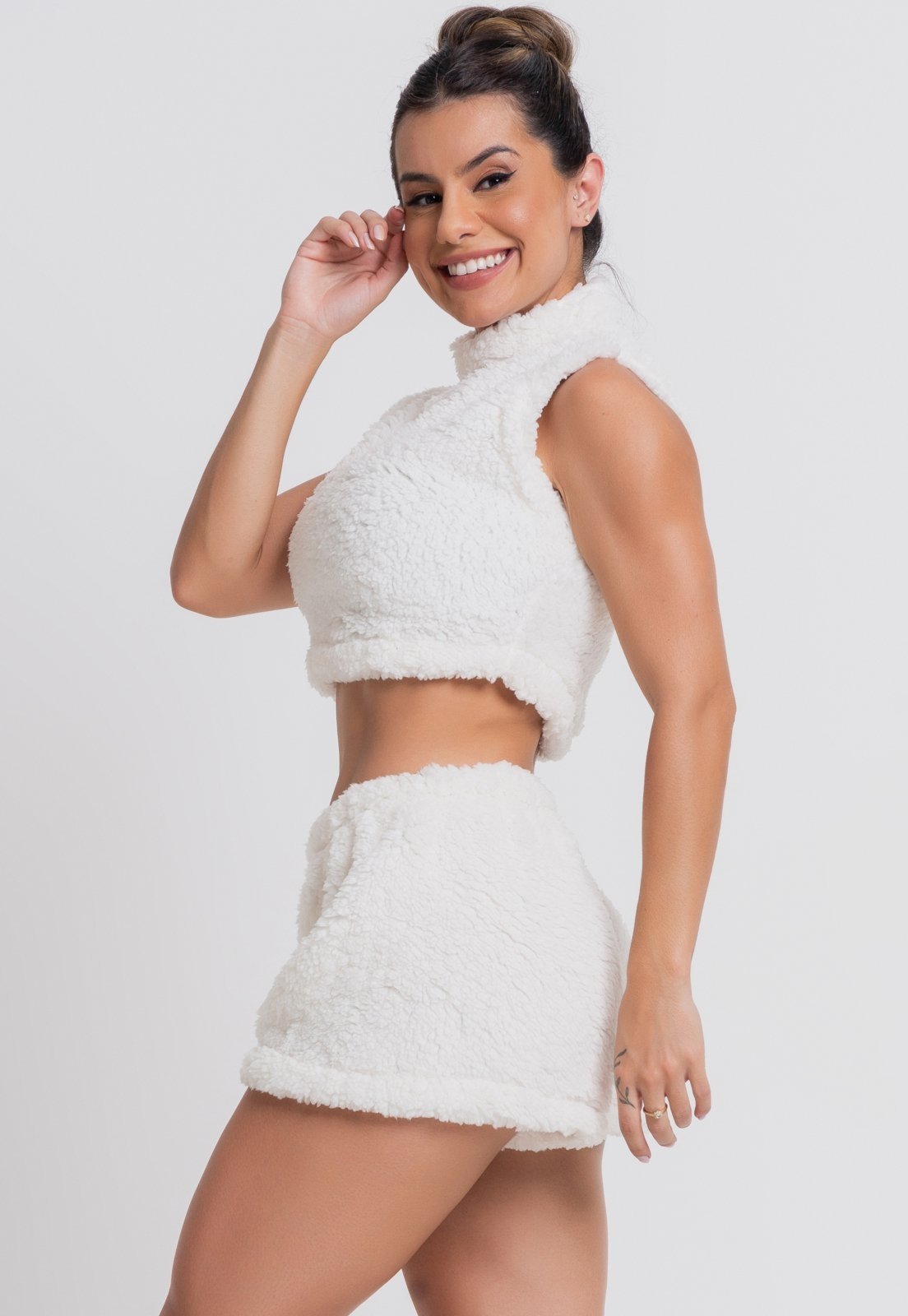 Pijama Curto MVB Modas Cropped E Short Teddy Pelucia Flanelado Branco