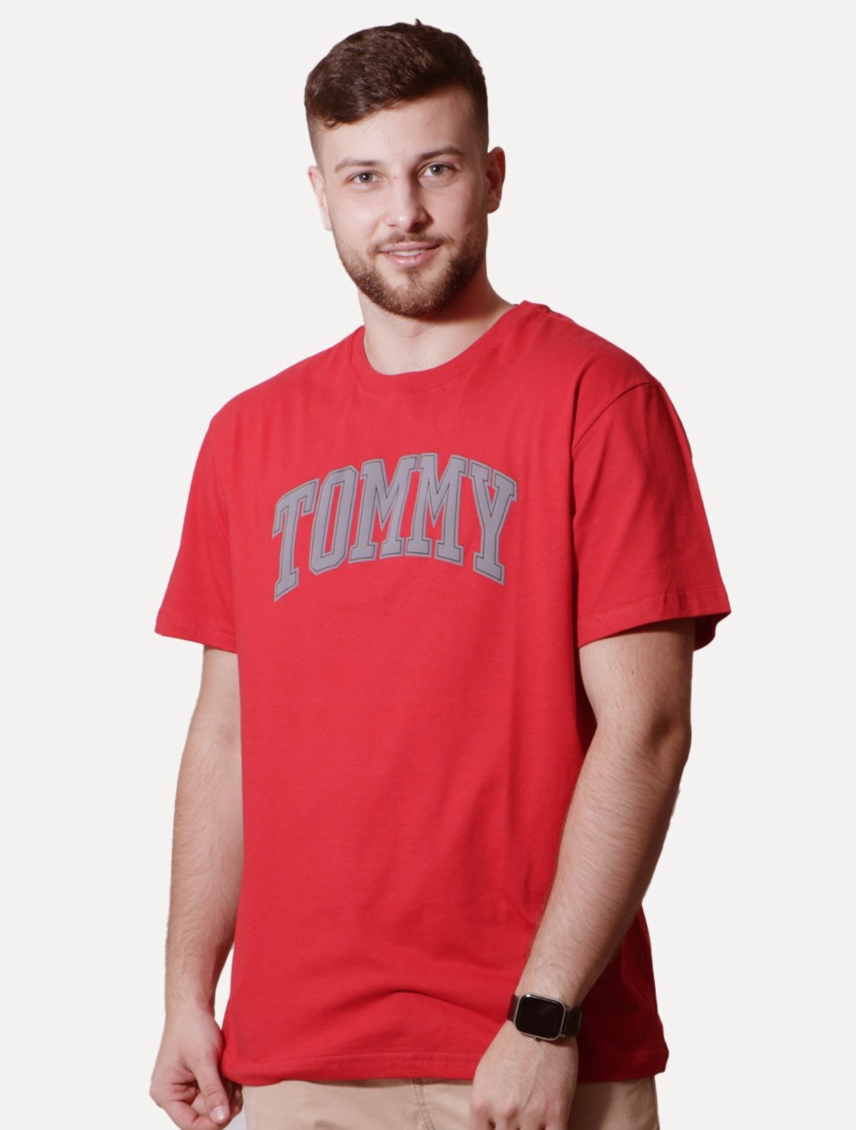 Vista 2 Camiseta Tommy Jeans Masculina Regular Collegiate Arc Vermelha vermelho Tommy Jeans vermelho