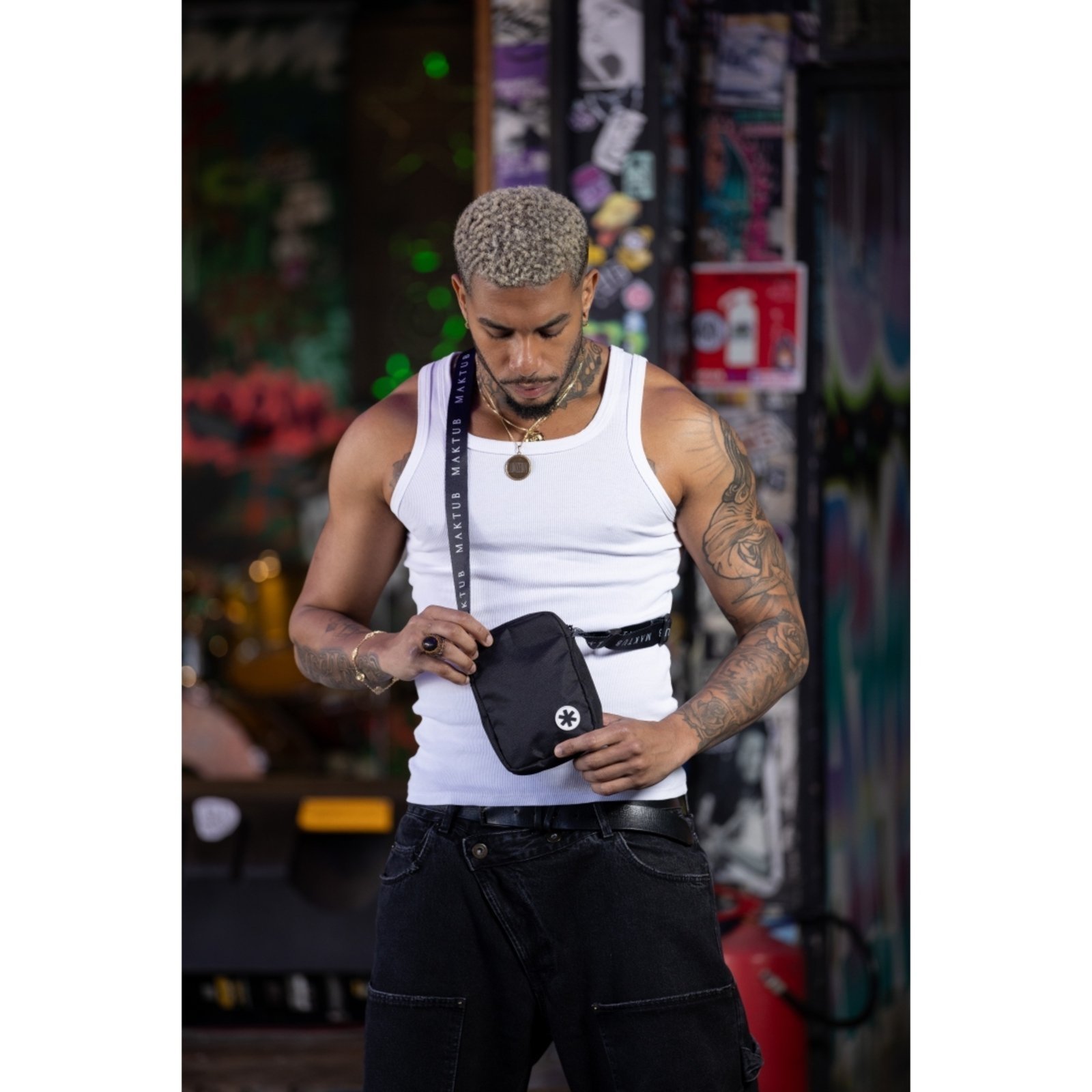 Vista 2 Shoulder Bag Bolsa Transversal Pochete Academia Treino Viagem Passeio Esportivo Porta maktub modelo pack MAKTUB STYLE preto