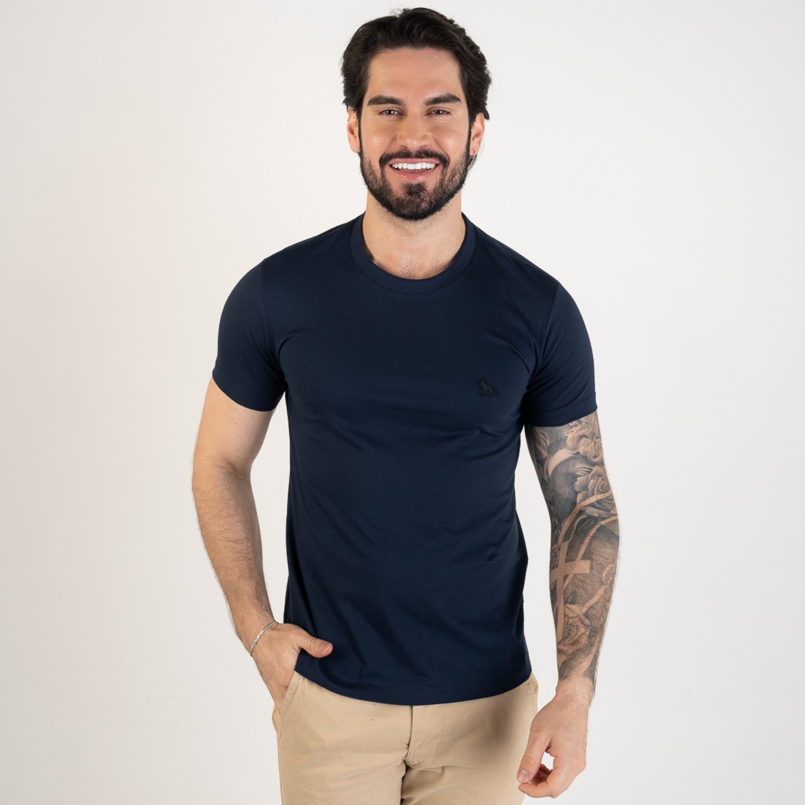 Camiseta Acostamento Básica Azul Marinho Wolf Preto