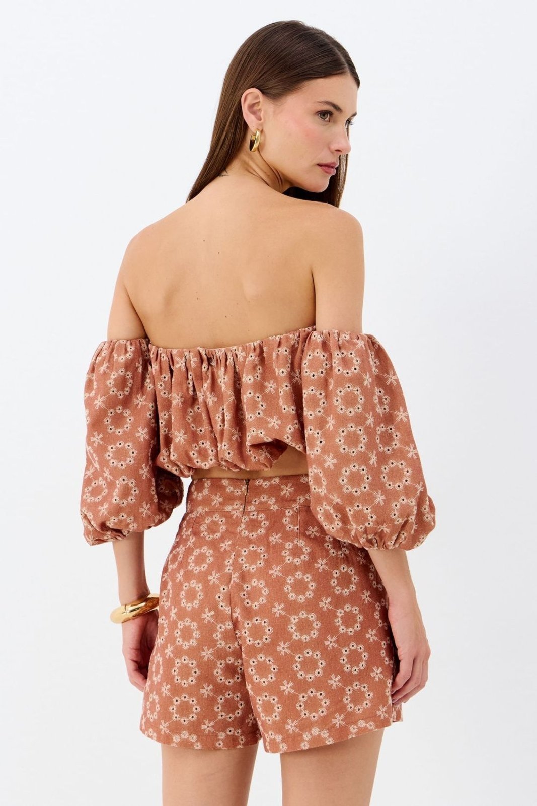 Vista 3 Blusa Cropped Ombro a Ombro Bordada ACT FEMININO caramelo ACT FEMININO caramelo