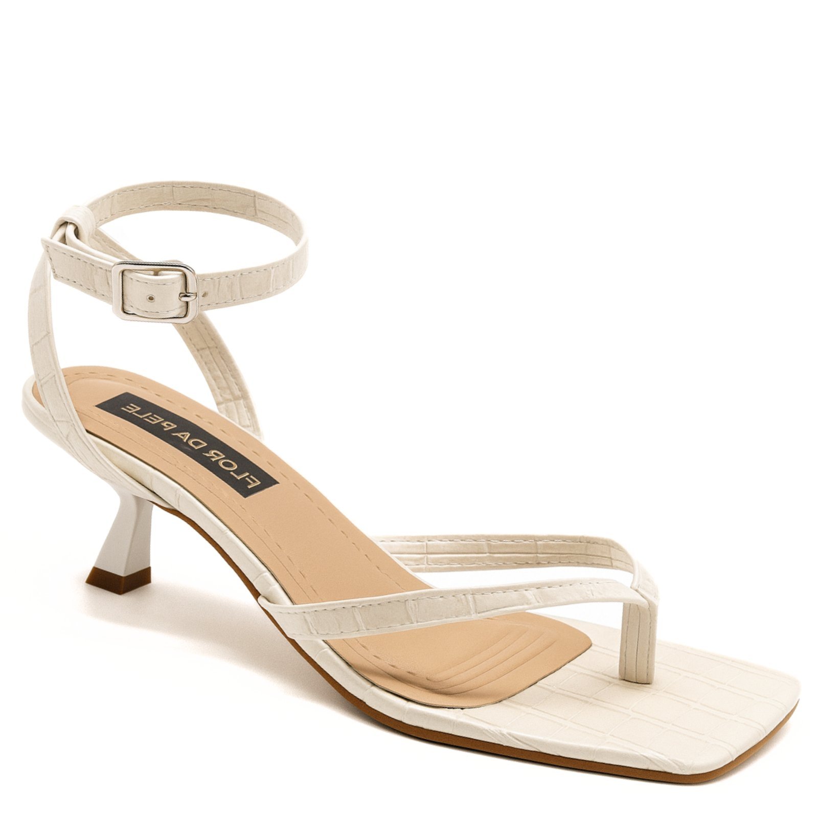 Sandália Feminina de Dedo com Salto Baixo Kitten Heels Flor da Pele Chic Croco Off White 5412