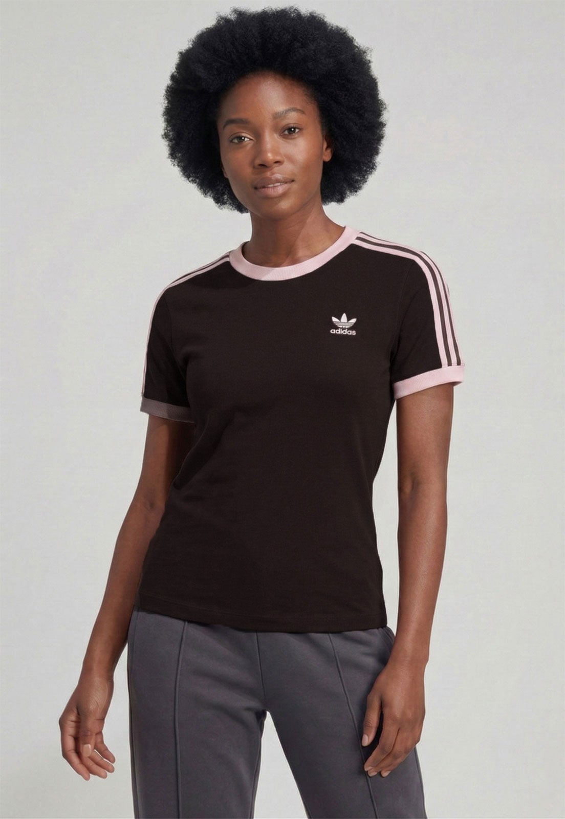 Camiseta Feminina adidas Originals Detalhes Rosa Marrom
