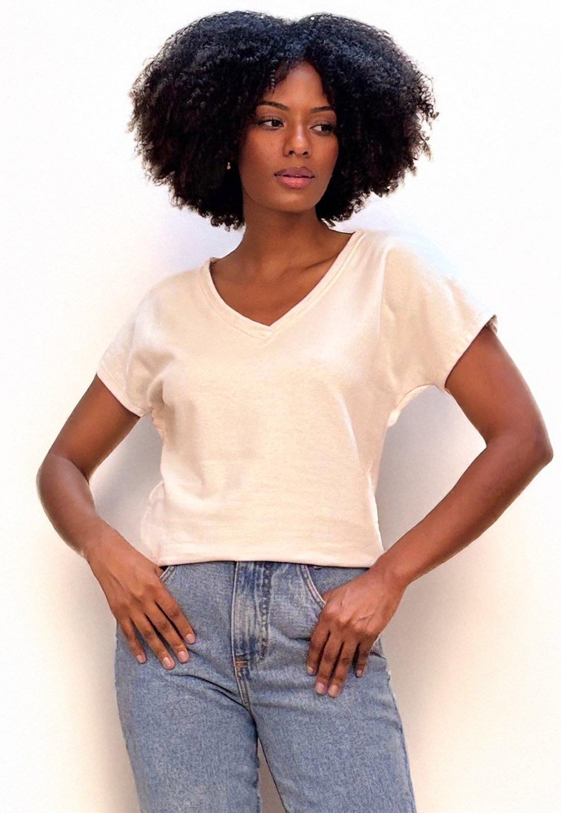 Blusa Amazonia Vital Básica Morcego Malha Gola V Manga Curta Branca