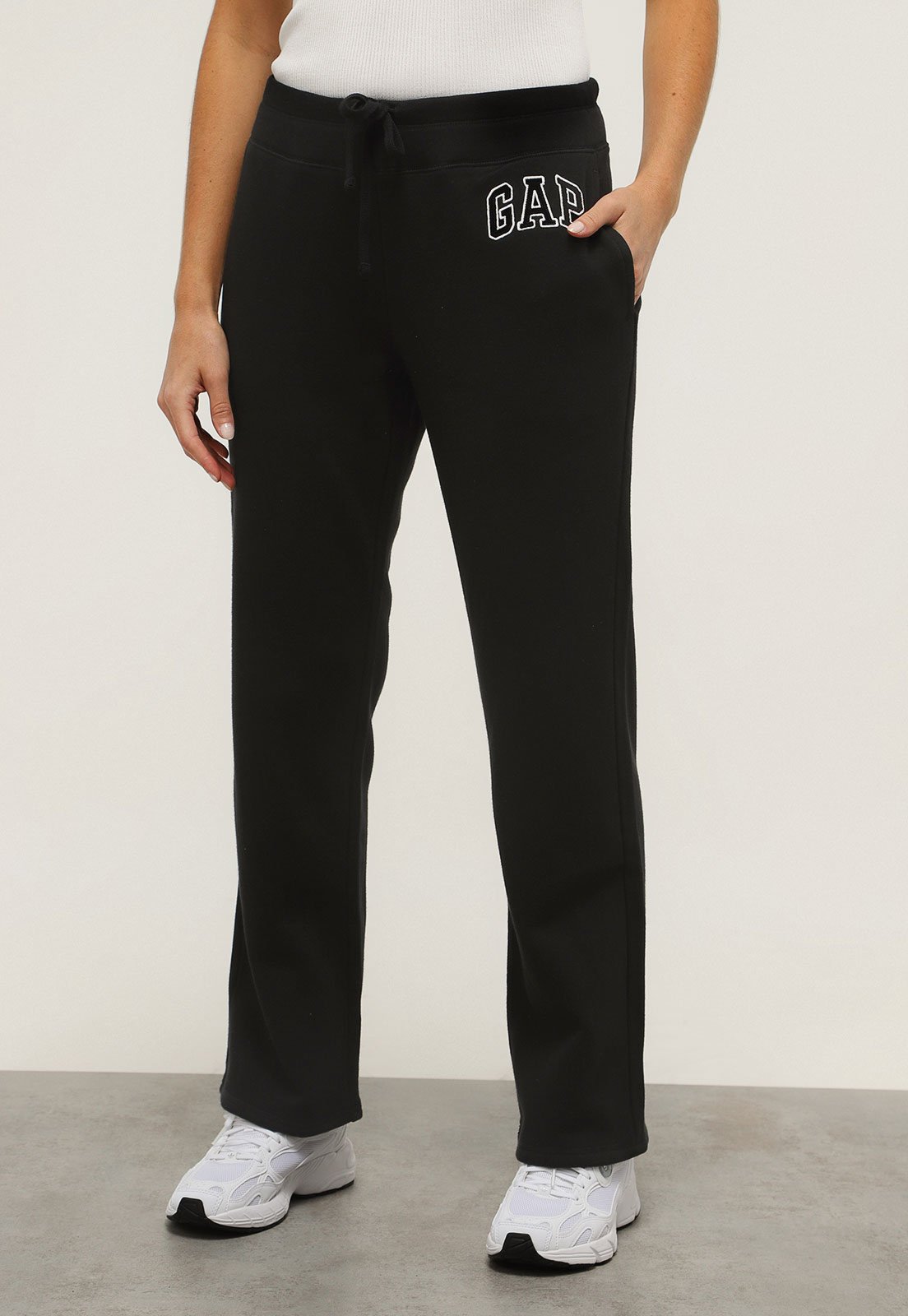 Calça de Moletom GAP Reta Logo Bordado Preta