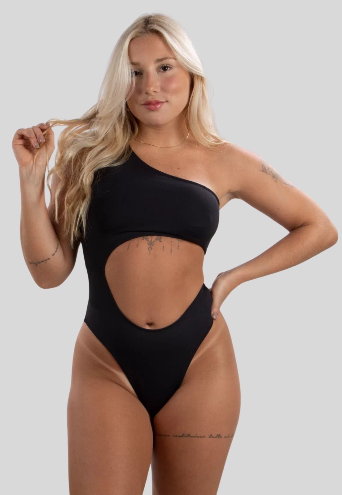 Maiô Body Buraco Ombro Só Recorte Poliamida Mula Manca Liso Elastano Verão Preto