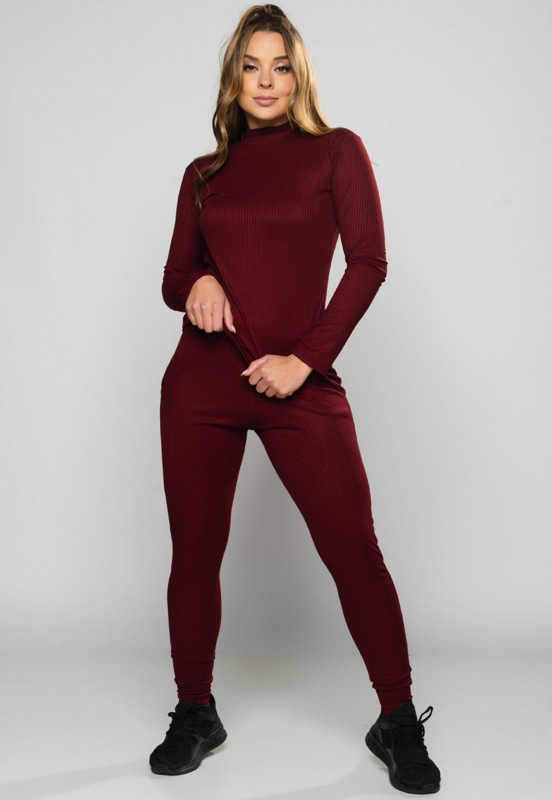Conjunto MVB Modas Canelado Camisa Gola Alta e Calça Jogger Cintura Alta Vinho