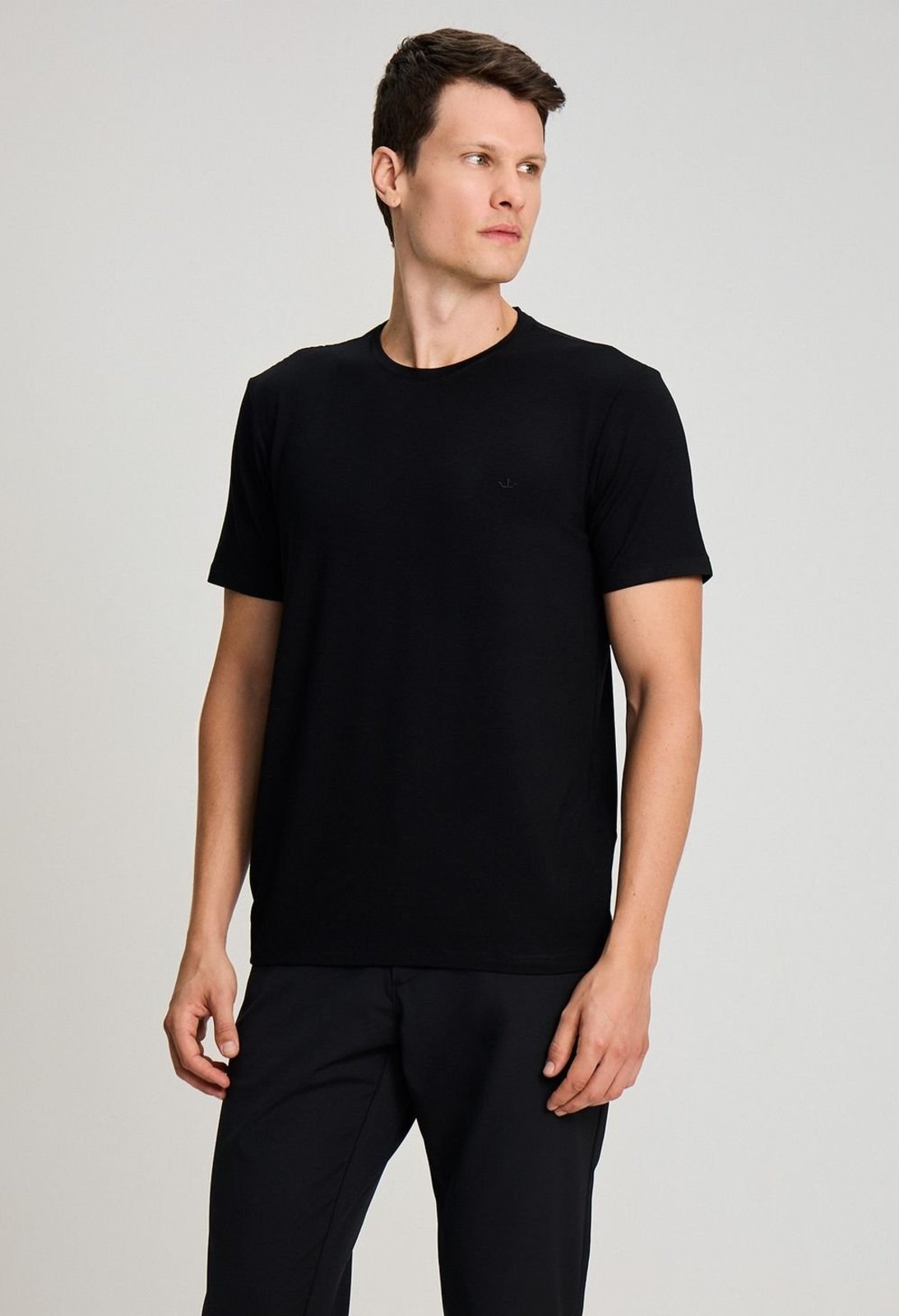 CAMISETA DOCTHOS SLIM MANGA CURTA VISCOSE 003 Preto Eg
