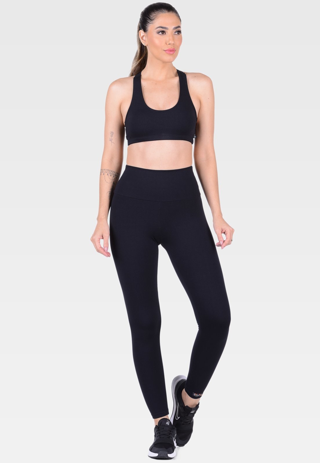 Vista 2 Conjunto Fitness Suplex Top Com Bojo Removível e Calça Cós Alto Summer Soul preto Summer Soul preto