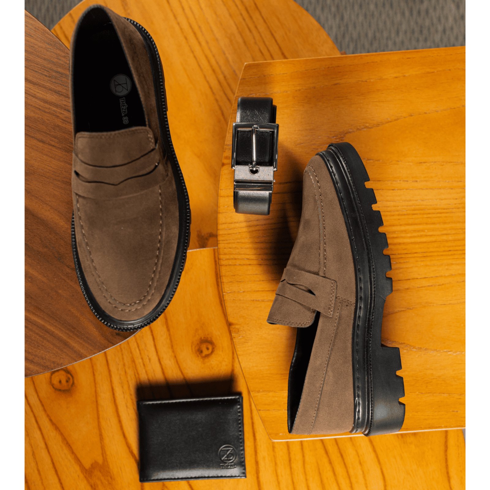 Sapato Social Masculino Camurça Mocassim Costurado Piettro Trabalho Eventos + Carteira e Cinto