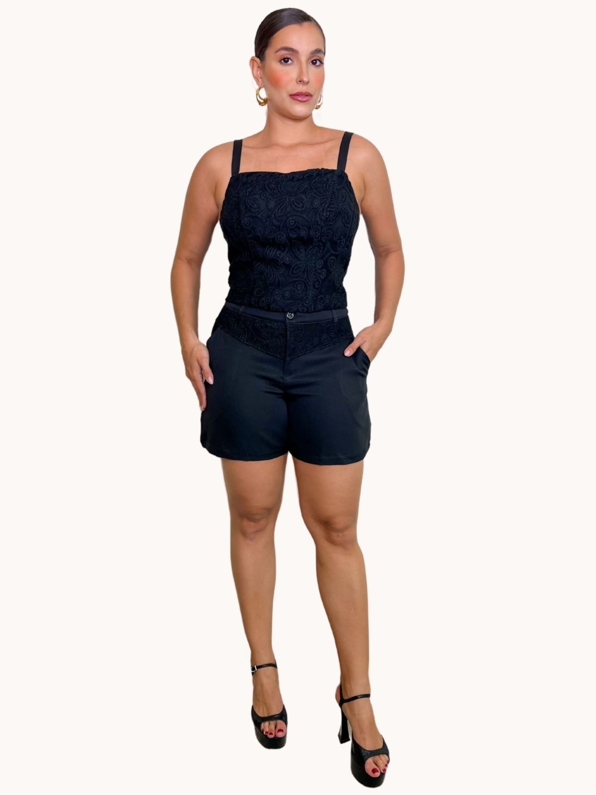 CROPPED COM FRENTE DE RENDA Preto