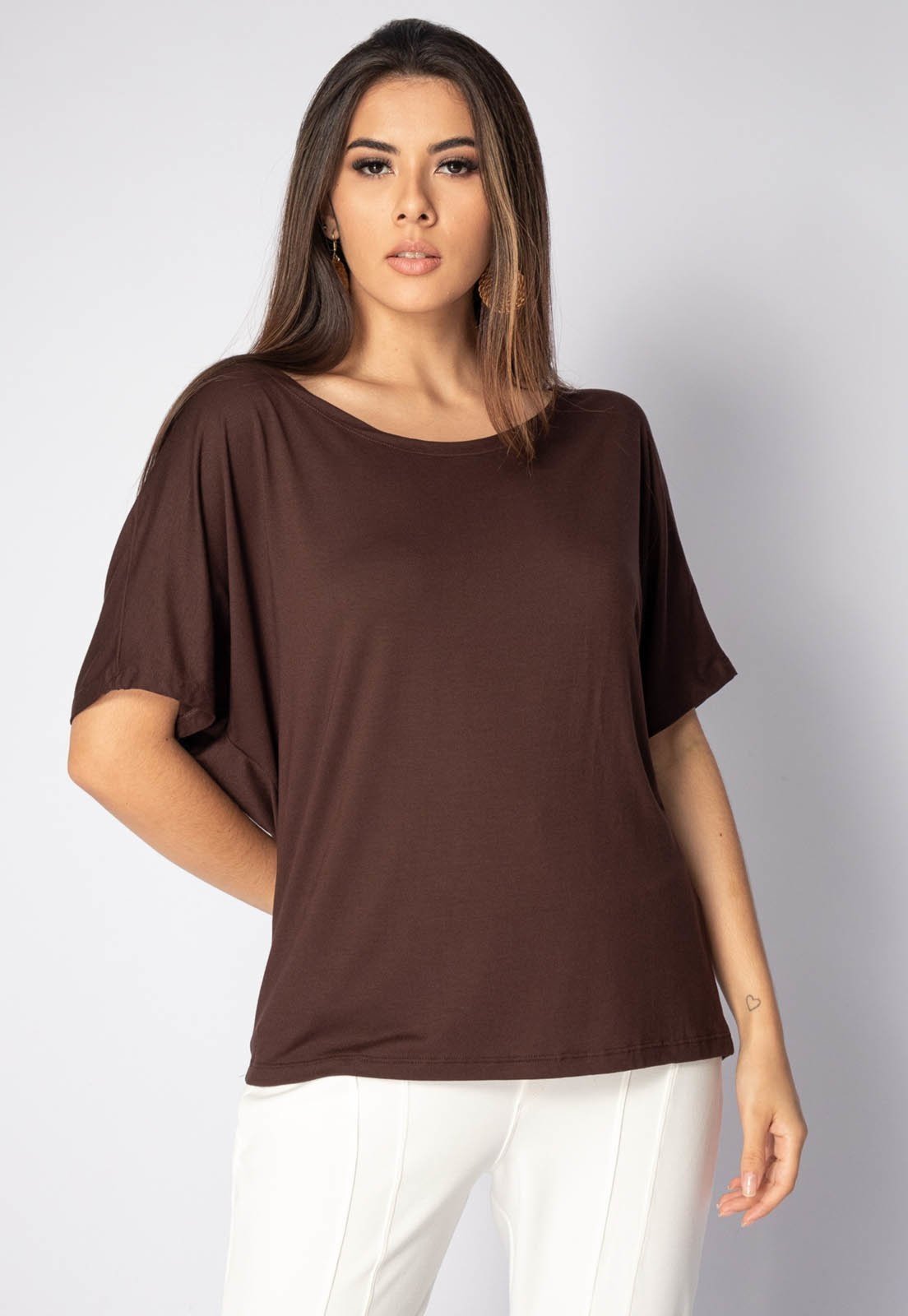 Blusa Morcego Amazonia Vital Malha Gola Canoa Manga Curta Marrom