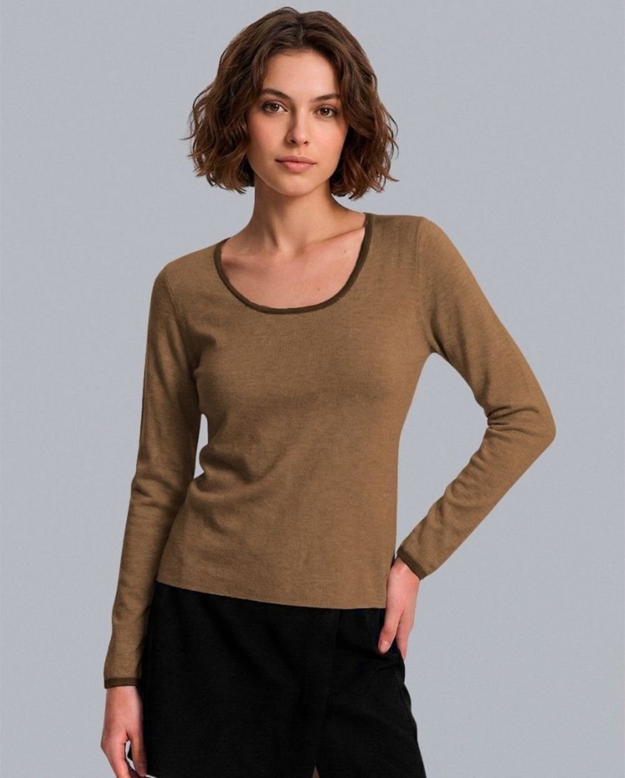 Sueter Feminino Gola Redonda com Contraste 99235 Marrom 206oz
