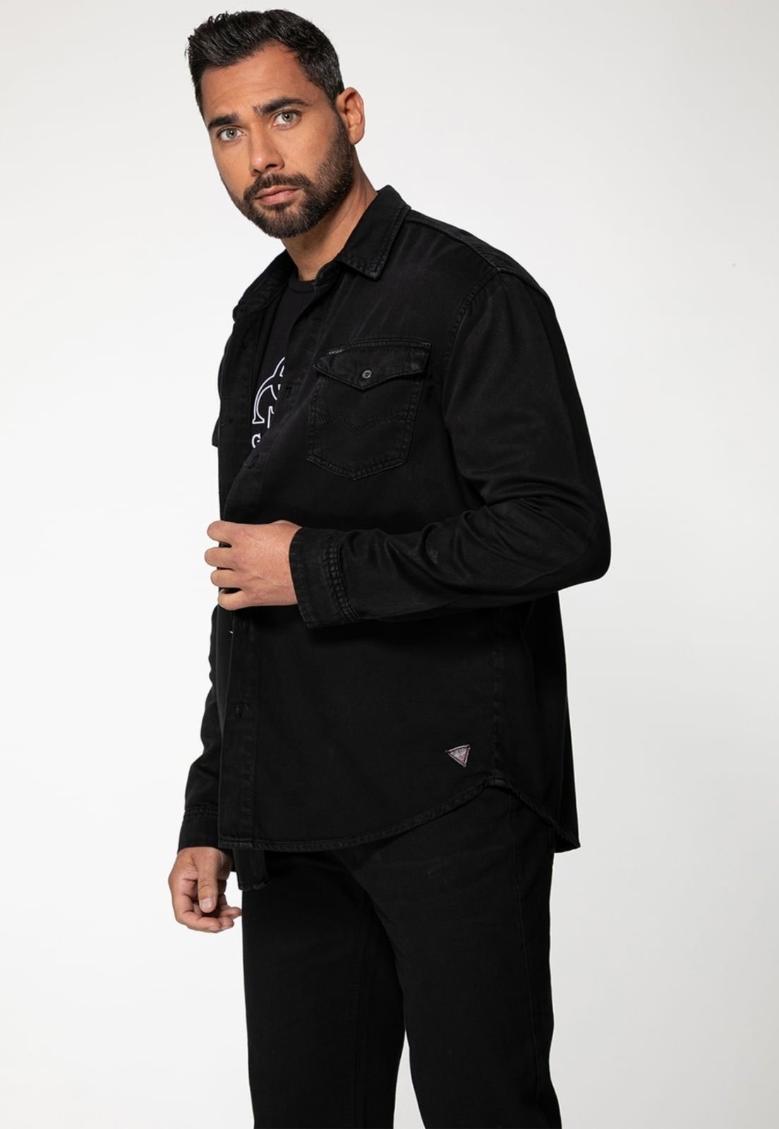 Camisa Guess em Sarja Estonada Preto