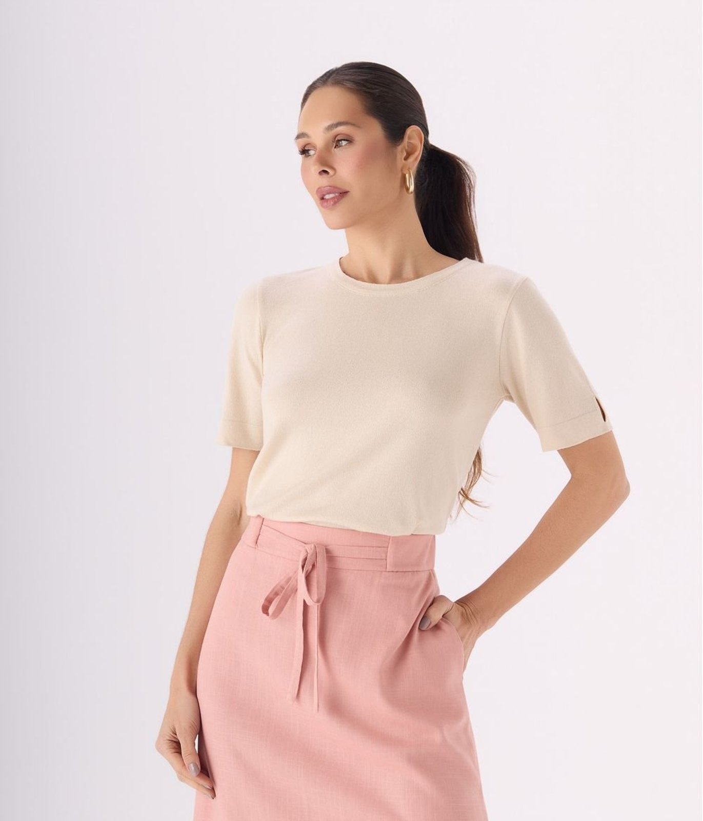 Blusa Makenji Tricot Mc Decote Redondo Feminina Bege