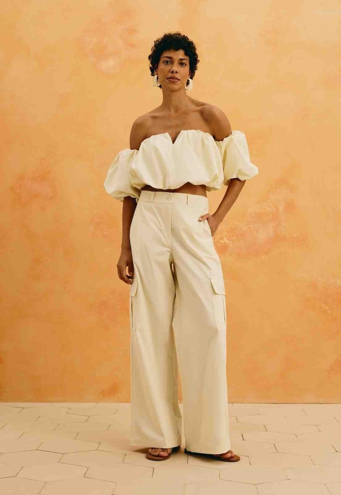 Calça Cargo Pantalona Lisa Bege