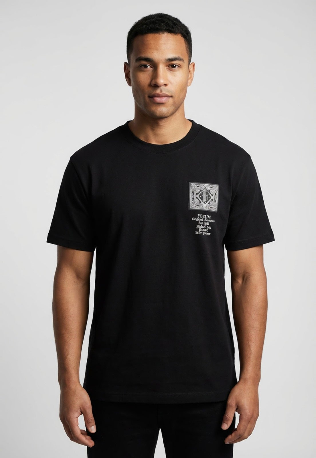 Camiseta Masculina Forum Logo Preta