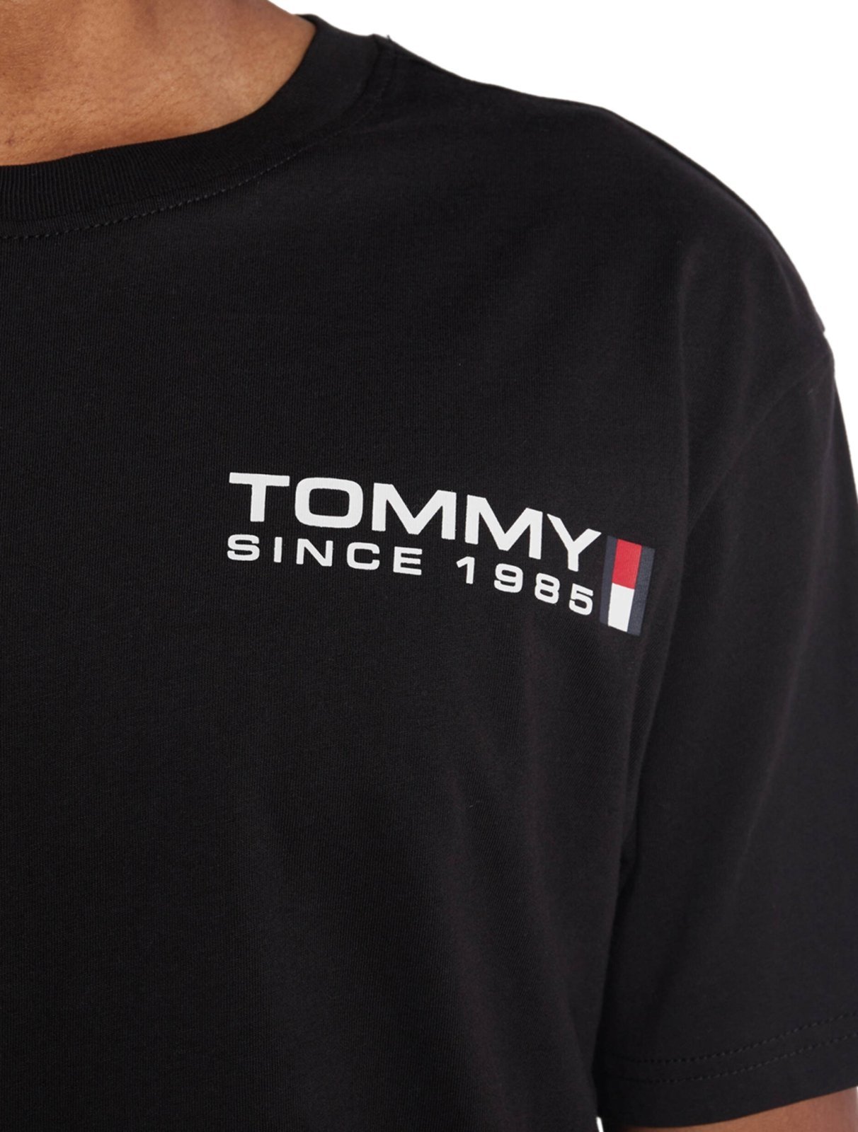 Vista 3 Camiseta Tommy Jeans Masculina Classic Athletic Chest Logo Preta preto Tommy Jeans preto