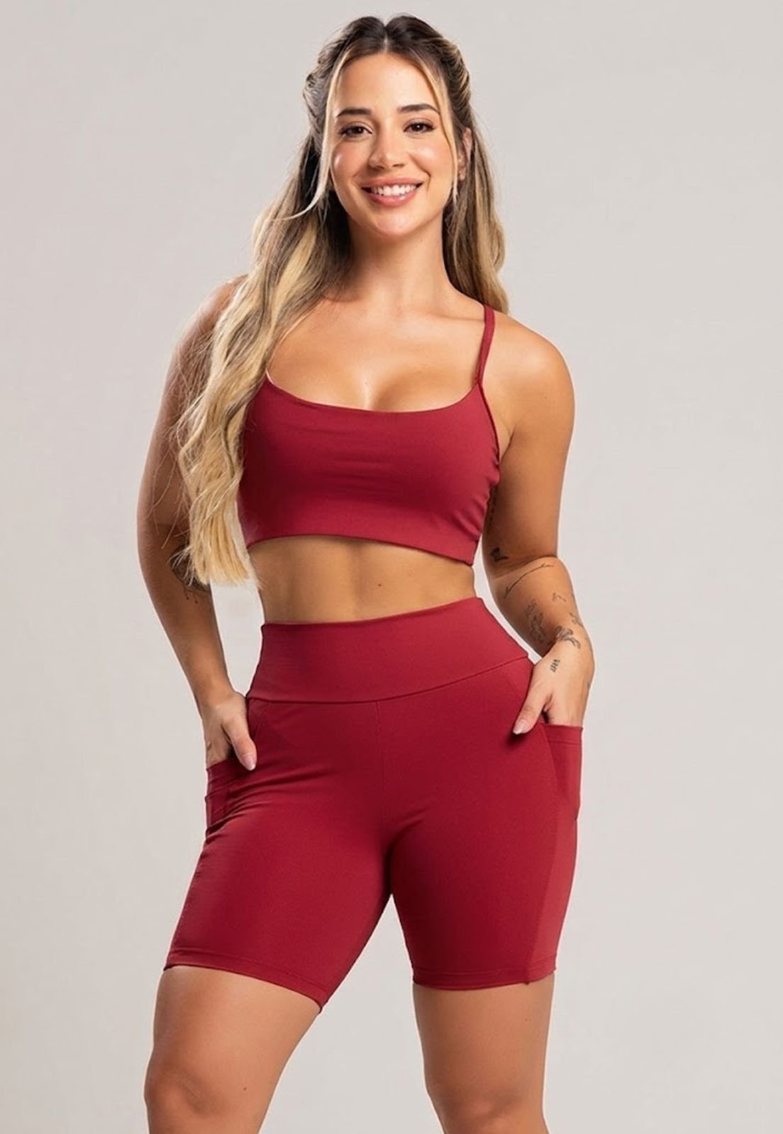 Short Fitness com Bolsos MVB Modas Cintura Alta Feminina Poliamida Academia Cherry