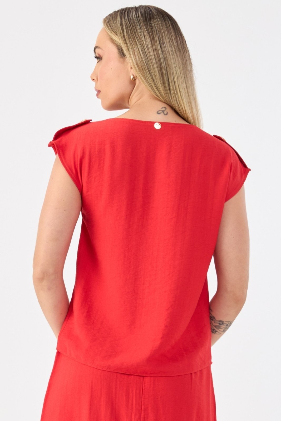 Blusa PKS Viscose Com Botões Ombro Vermelha