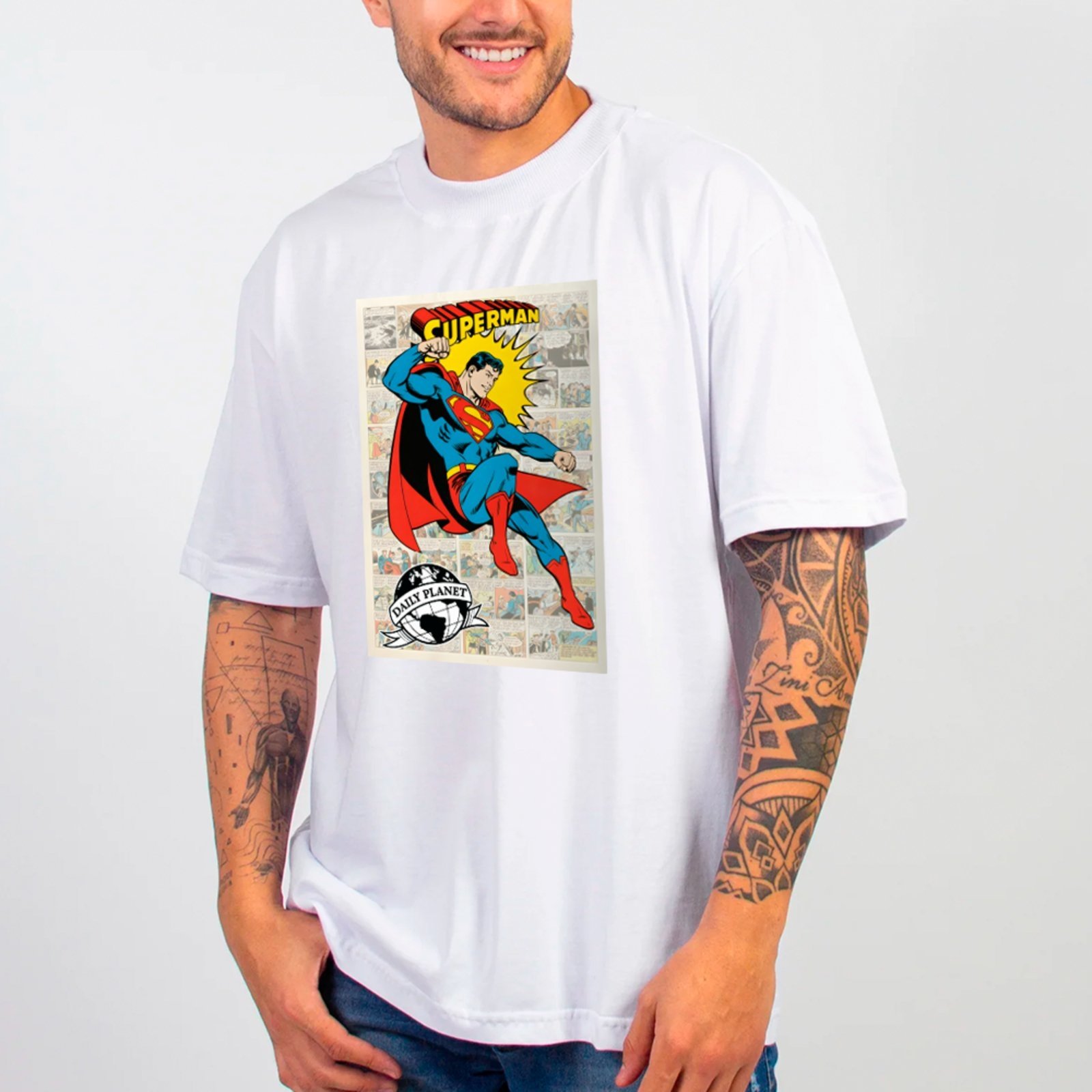 Camiseta Ousy Básica Superman Super Herói HQ Vintage DC Unissex Branco