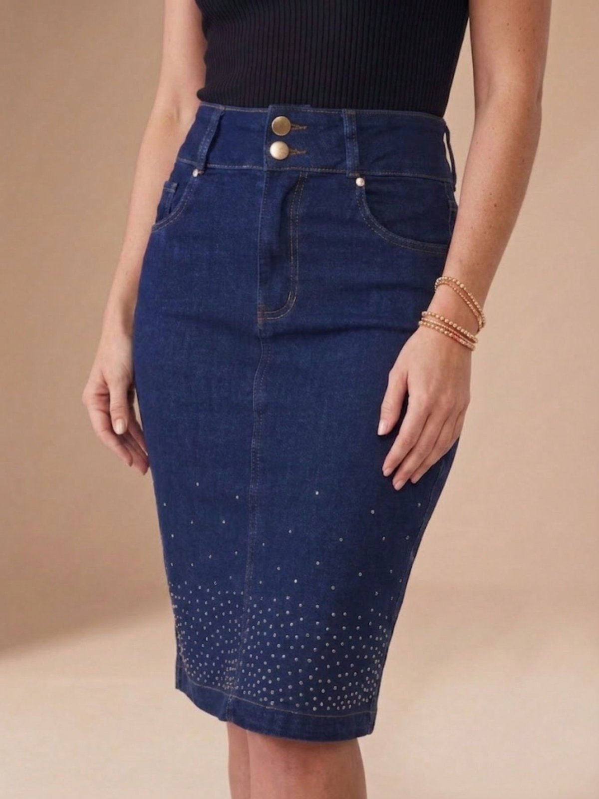 Saia Evangélica Jeans Escuro Azul Chuva de Brilho Cintura Alta Reta Midi Com Botões e Decorações de Strass Brilho