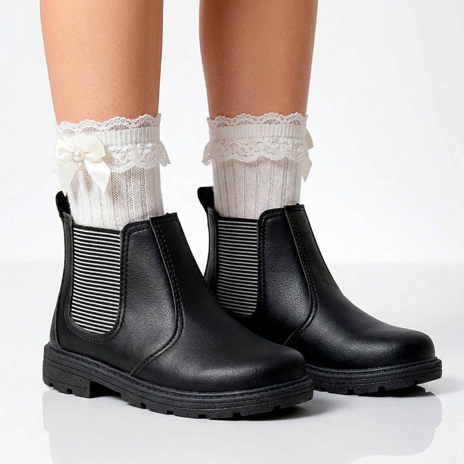 Infantil - Kit Bota Menina e Meia Cano Curto de Renda Preto Listras Pepite