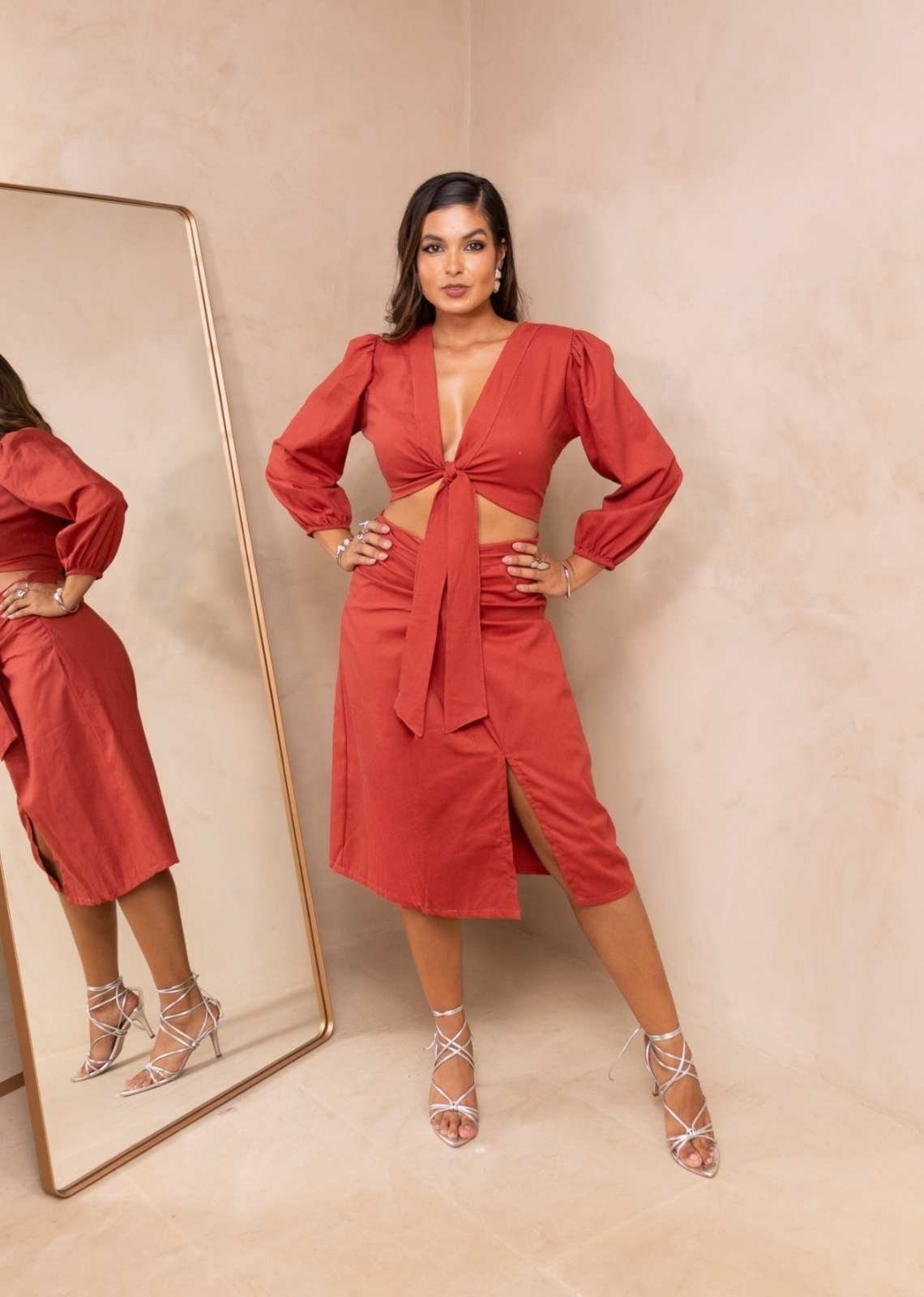 Conjunto Cropped Manga 3/4 e Saia Midi Linho Améllite Cia do Vestido marsala