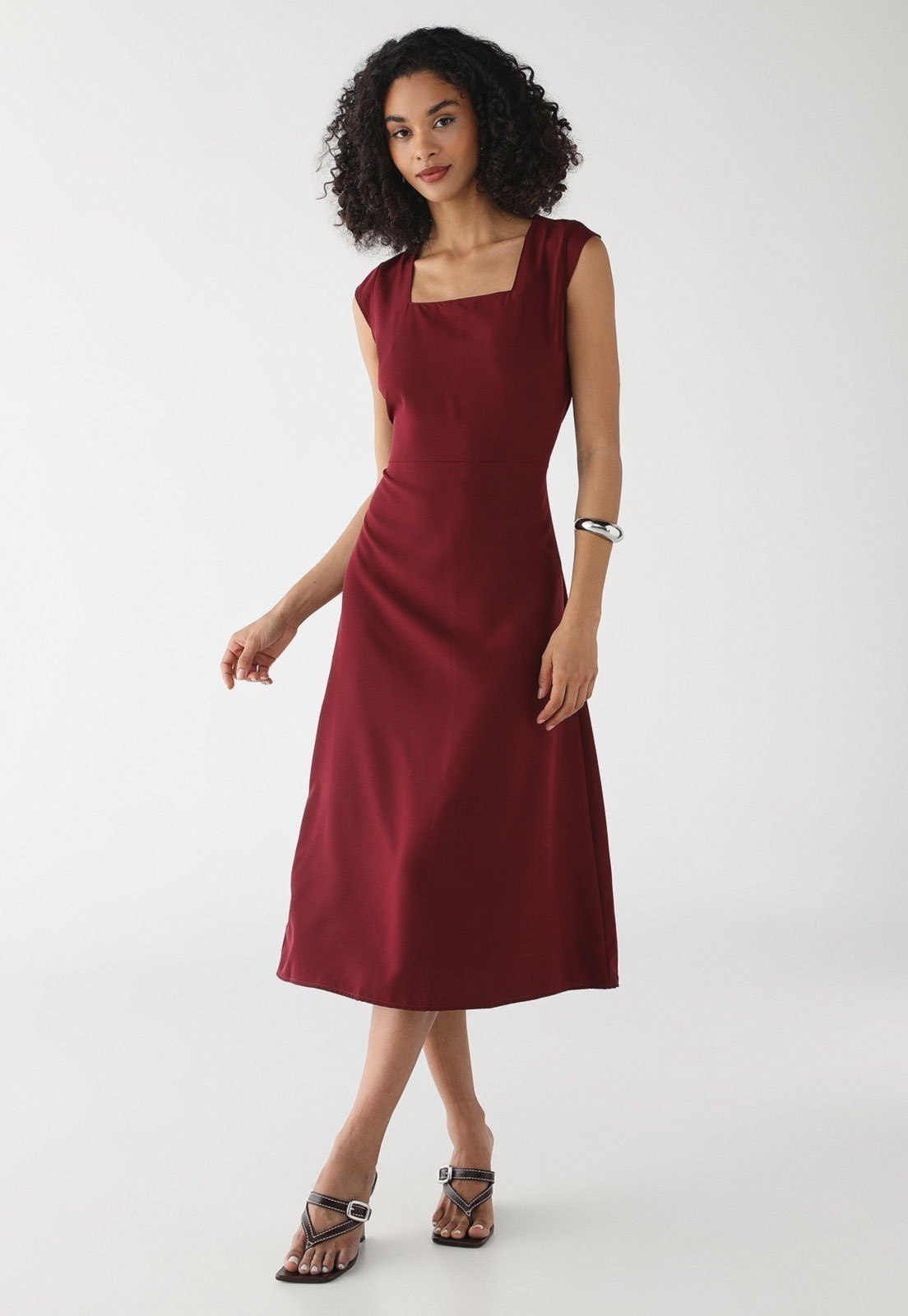 Vestido Midi Feminino Pompier em Crepe com Decote Quadrado e Manga Japonesa Bordô