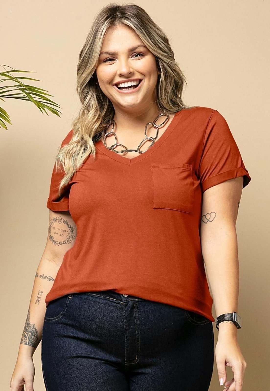 Blusa Com Decote V E Bolso Frontal Laranja Quintess