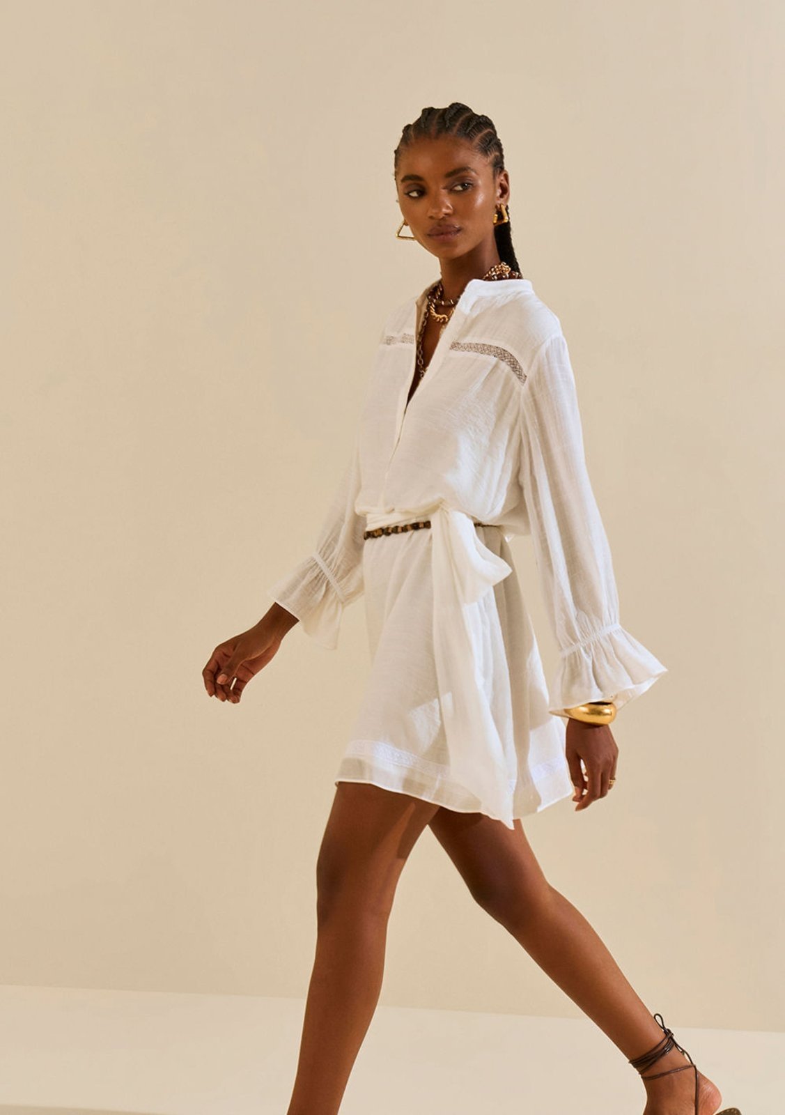 Vestido Morena Rosa Solto Gola Padre Manga Longa Curto Off-white