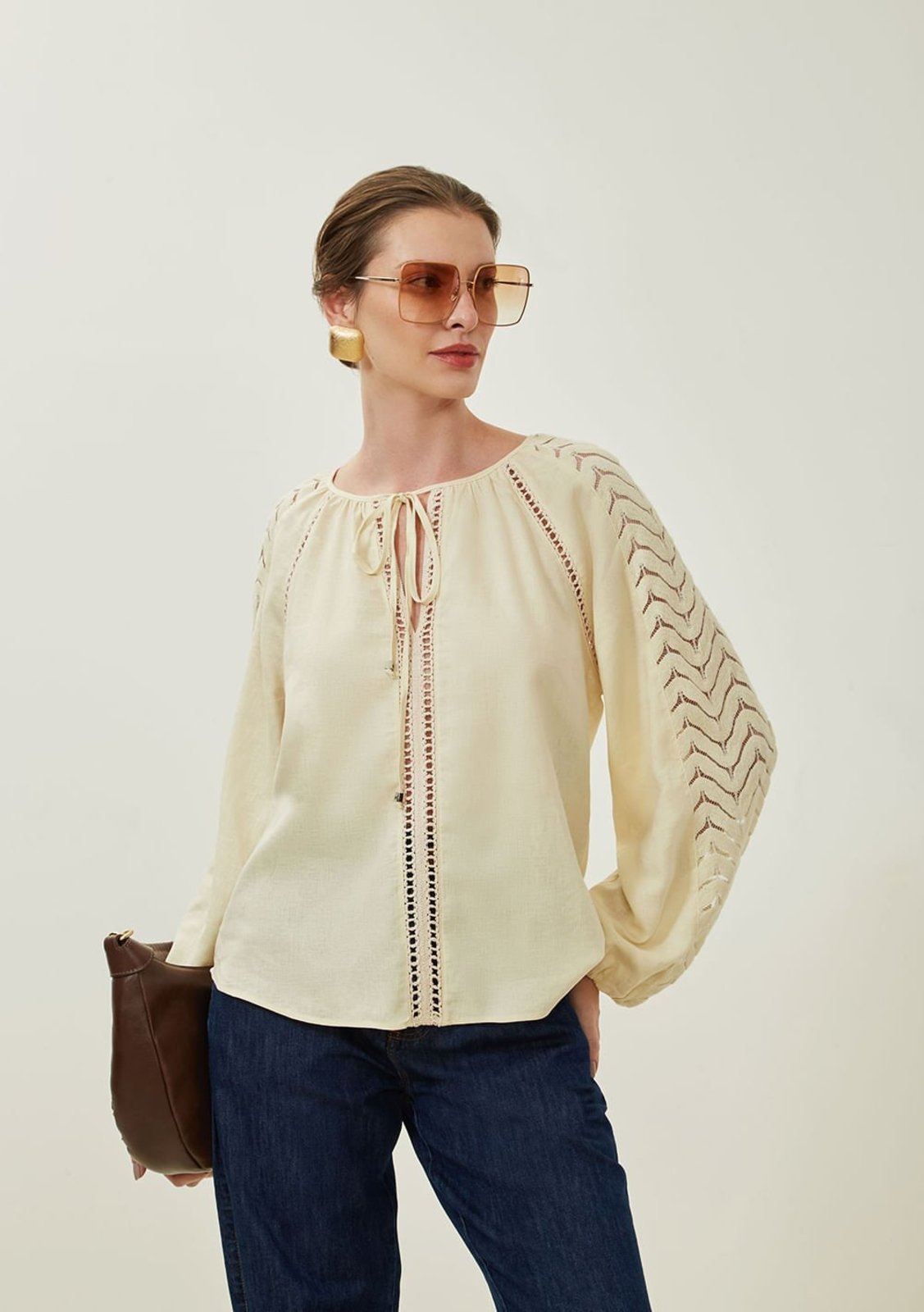 Blusa Maria Valentina Solta Decote V Manga Longa Padrão Bege