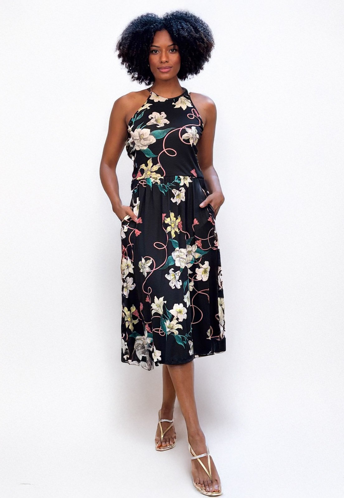 Vestido Midi Cabanafree Jennifer Malha Trapézio com Bolso Estampa Preto Floral