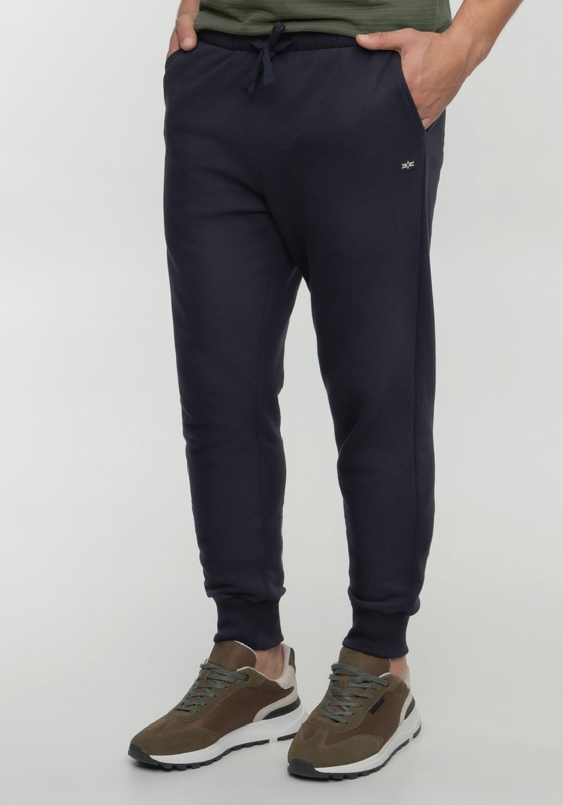 Calça Em Moletom Felpado Com Cadarço E Bolsos Funcionais