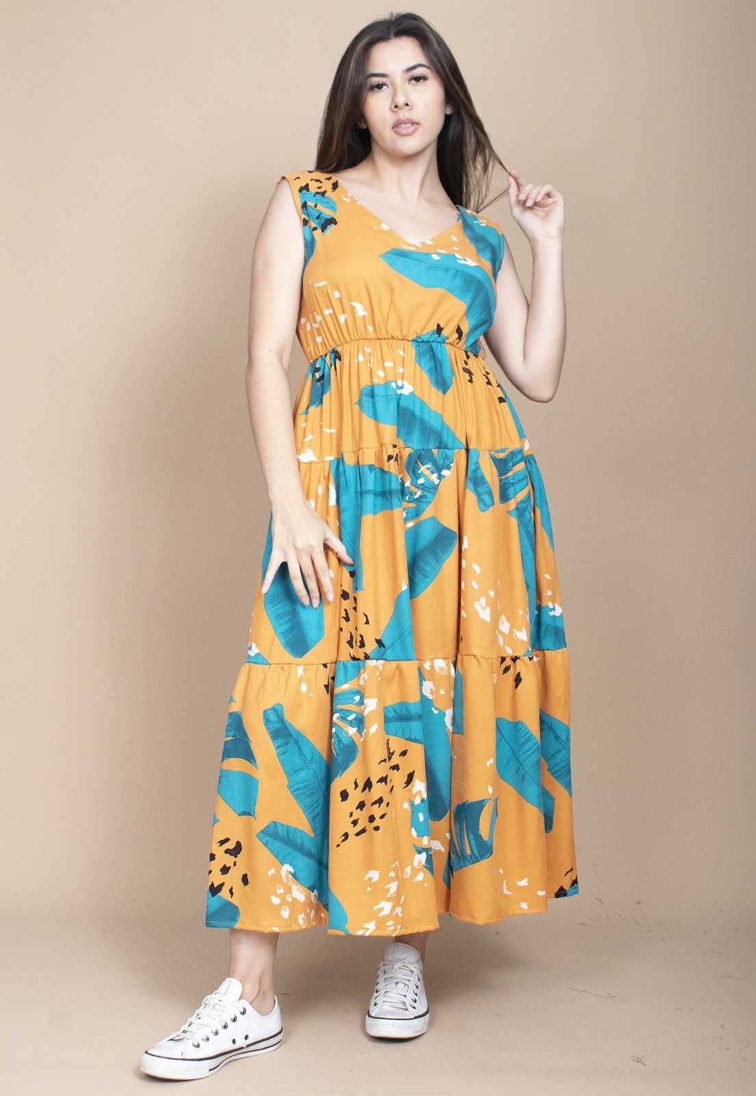 Vista 2 Vestido Cabanafree Regata Longo Peri Viscose Camadas Estampa Aurora Botânica Cabanafree azul/estampado/preto