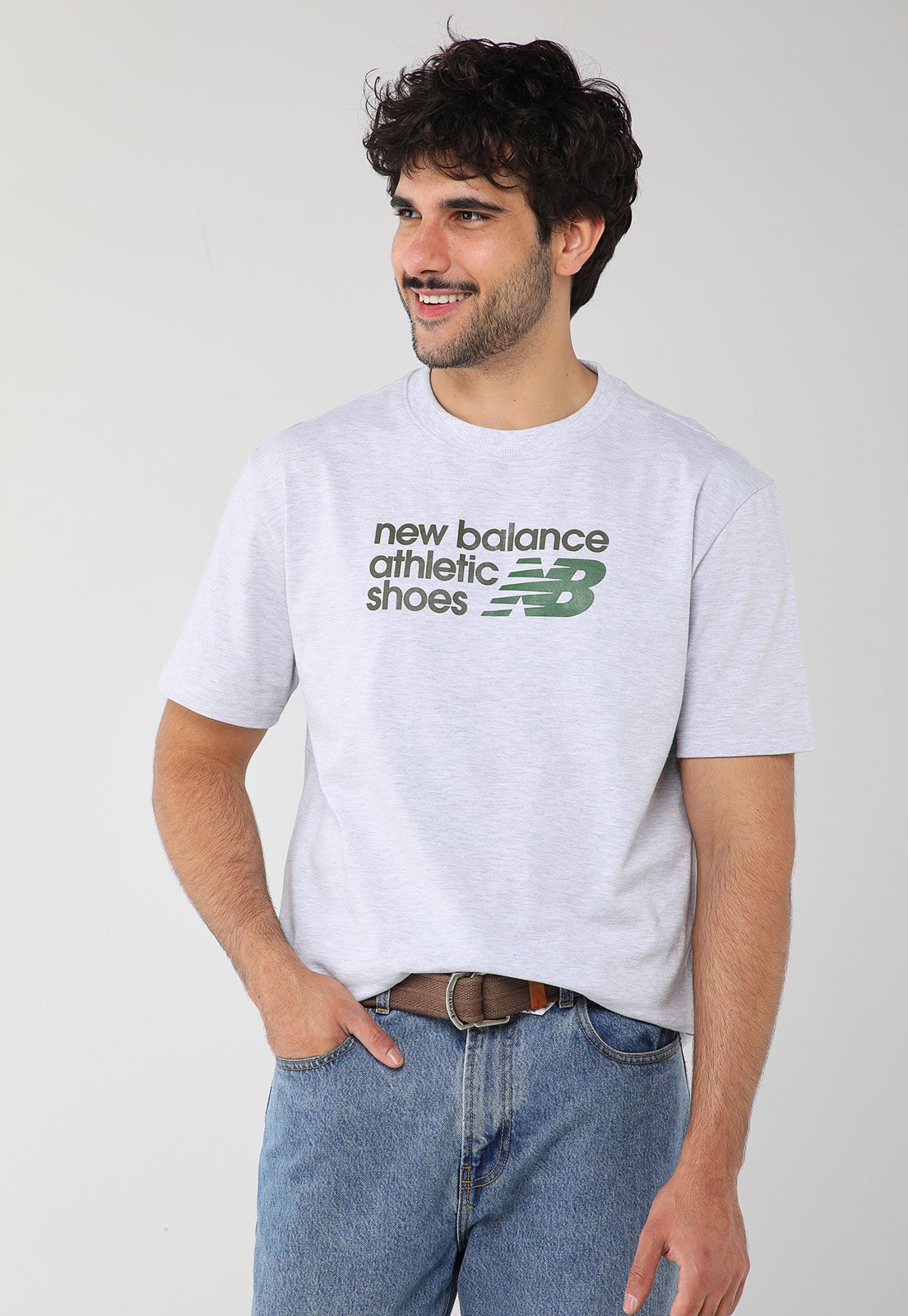 Vista 2 Camiseta Masculina New Balance Athletics Relaxed Premium Ch cinza New Balance cinza