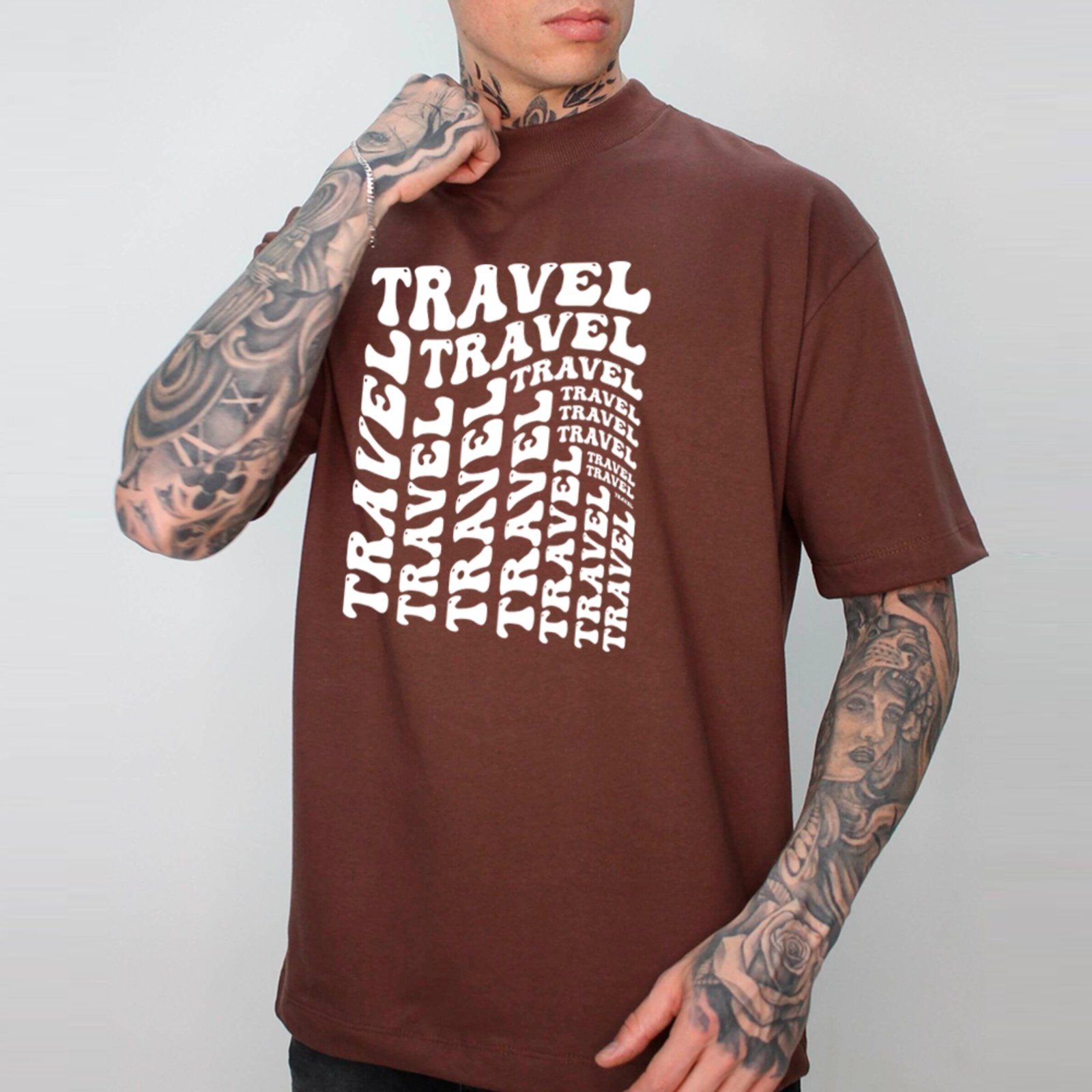 Camiseta Ousy Oversized Travel Estilo Autêntico Streetwear Unissex Marrom