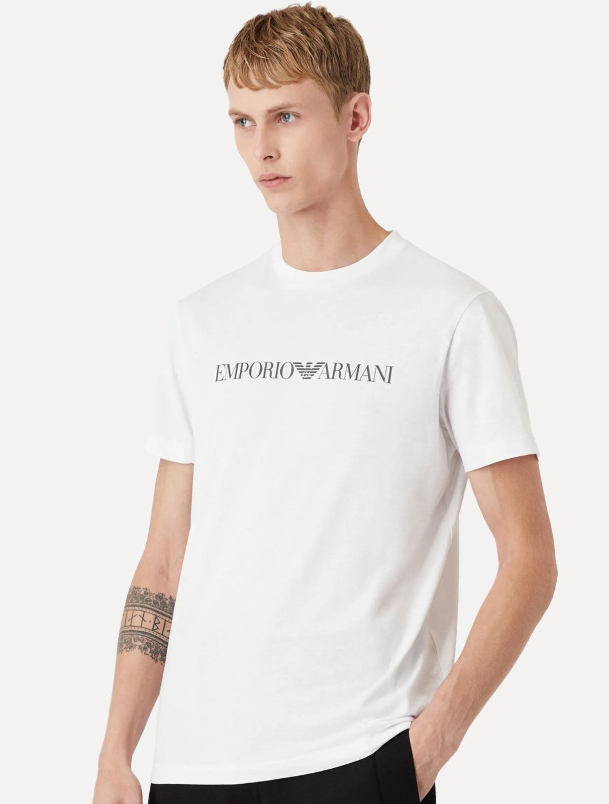 Camiseta Emporio Armani Masculina Essential Logo Peito Chest Branca