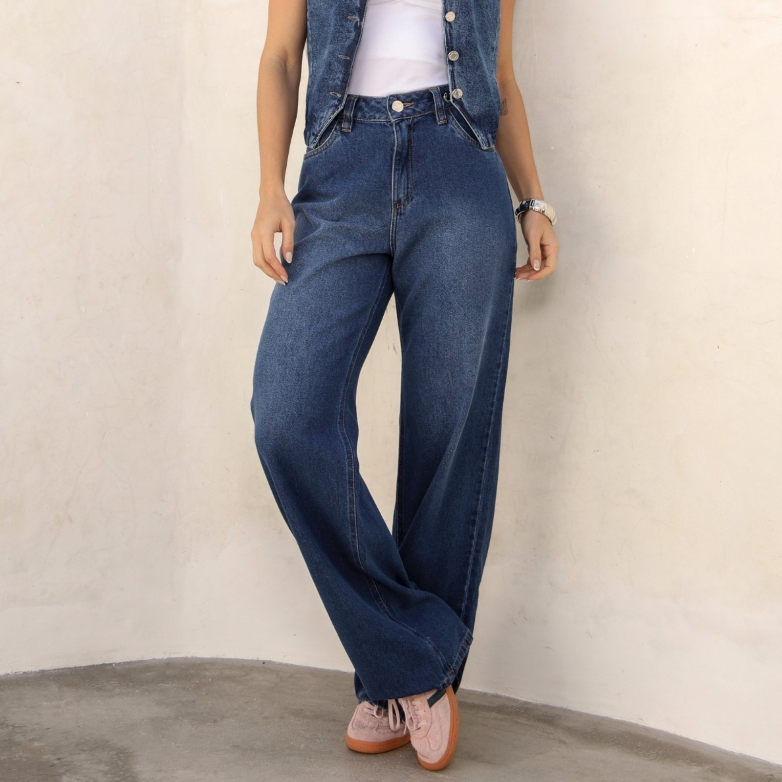 Calça Jeans Wide Leg Com Ajustador No Cós Feminino Revanche Lavínio