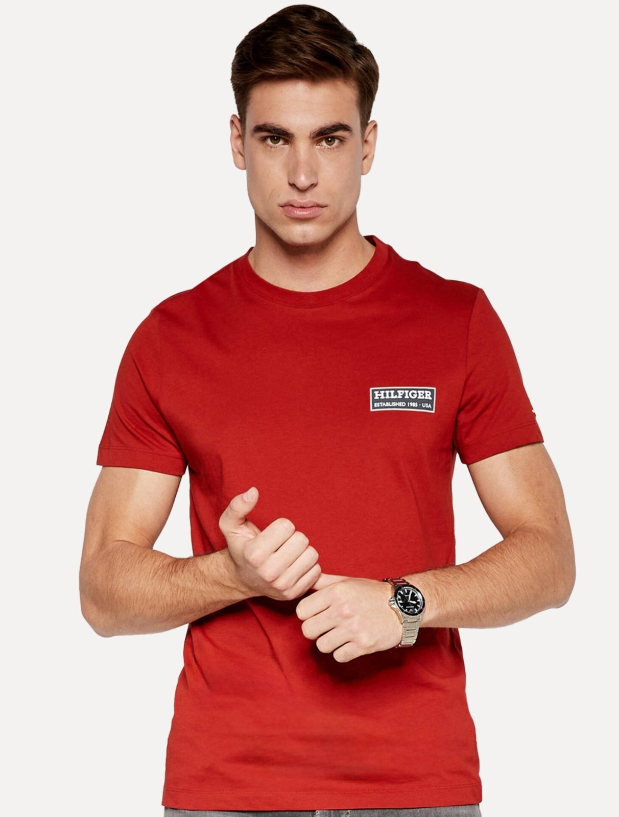 Vista 2 Camiseta Tommy Hilfiger Masculina Regular Printed Badge Color Vermelha vermelho Tommy Hilfiger vermelho
