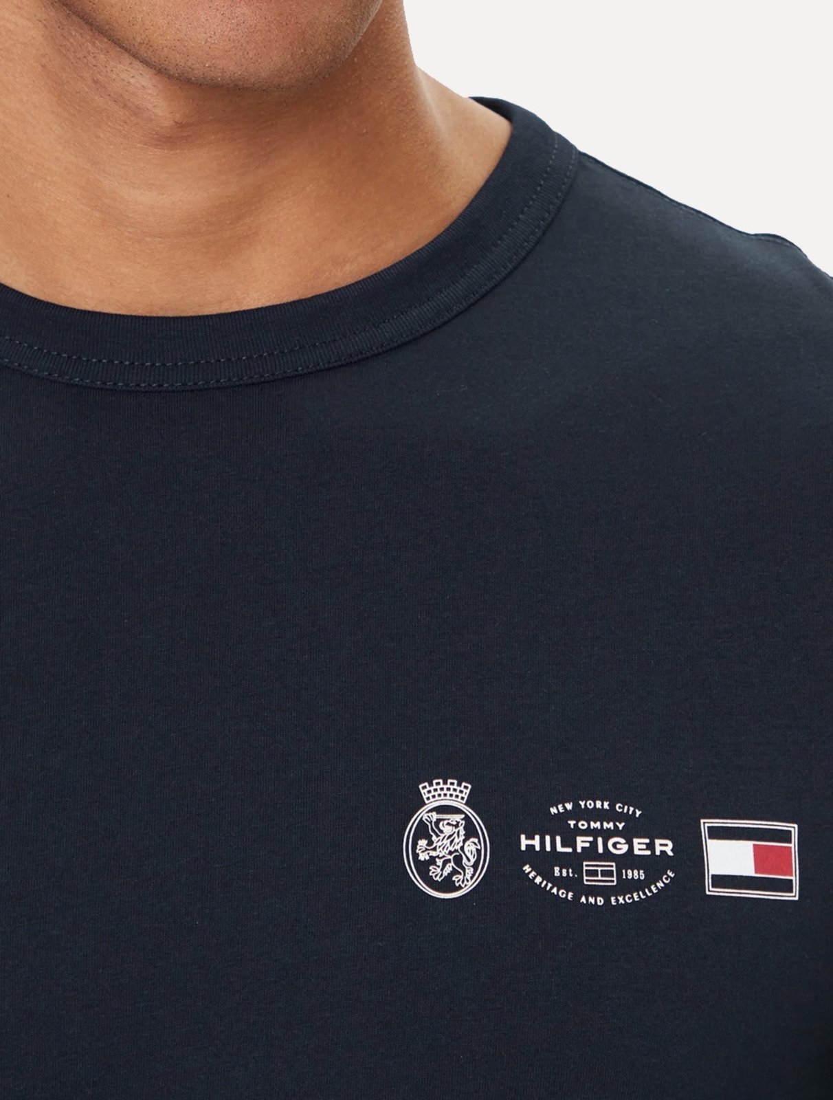 Vista 3 Camiseta Tommy Hilfiger Masculina Regular Small Crest Outline azul marinho Tommy Hilfiger azul marinho