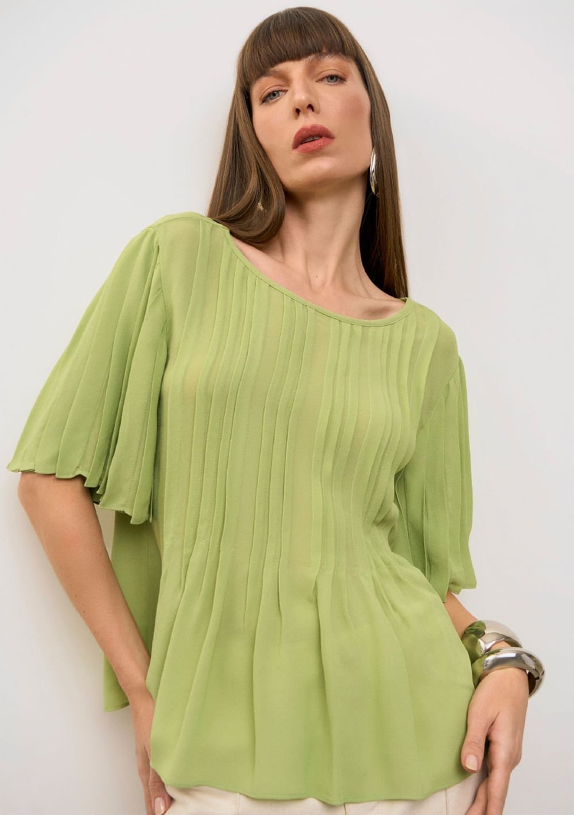 Blusa Iódice Solta Decote Careca Manga Curta Padrão Verde
