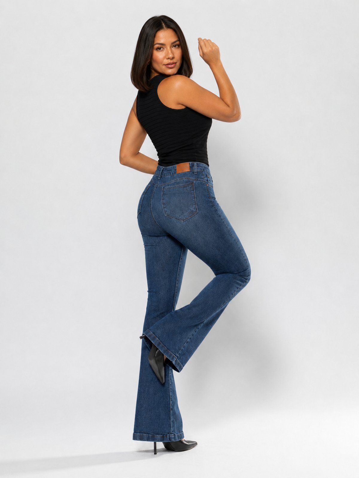 Calça Jeans Feminina Flare Cintura Alta com Elastano Crocker - 51423